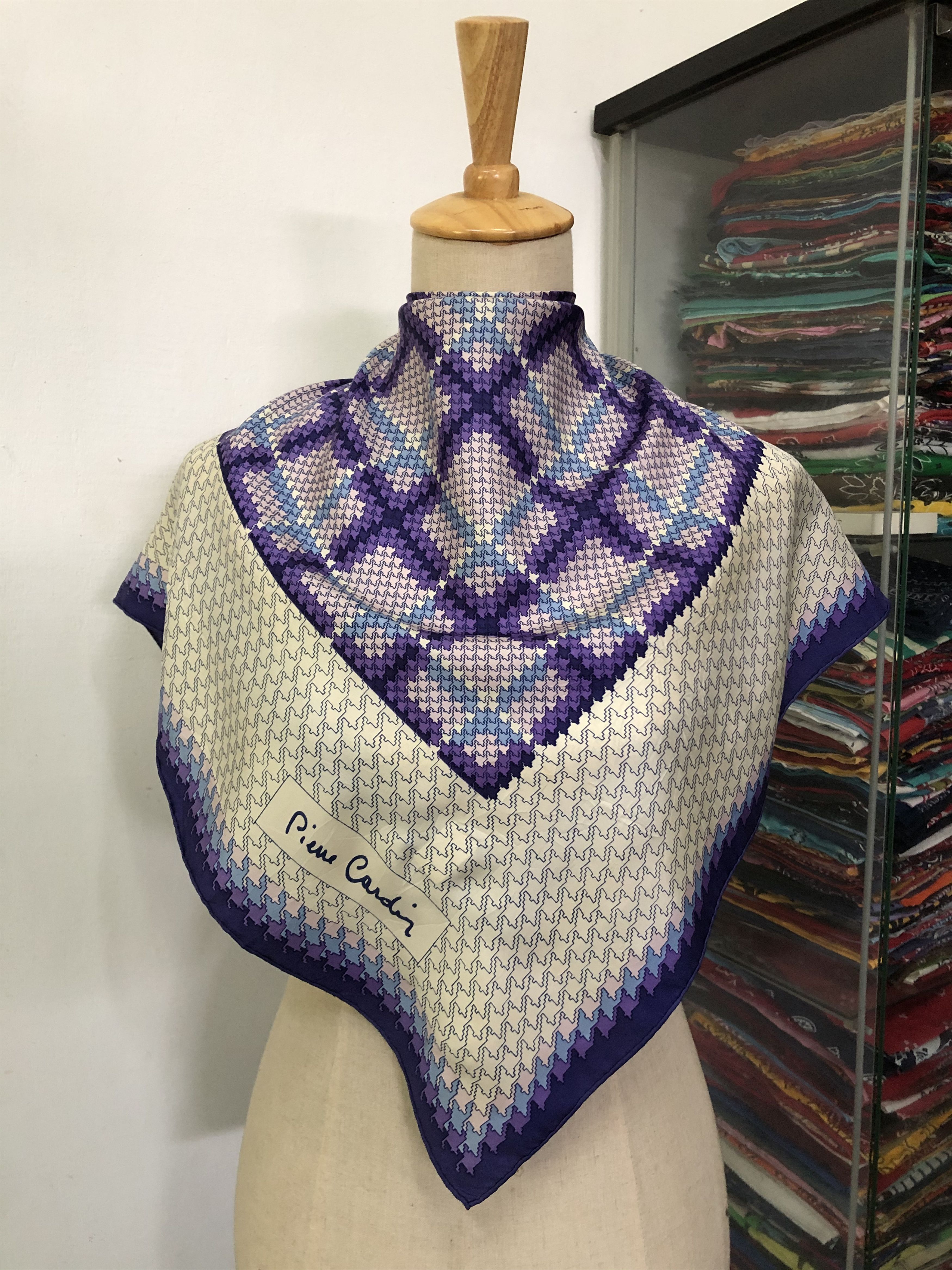 Pierre Cardin × Vintage Vintage Pierre Cardin Silk Scarf Size ONE SIZE - 1 Thumbnail