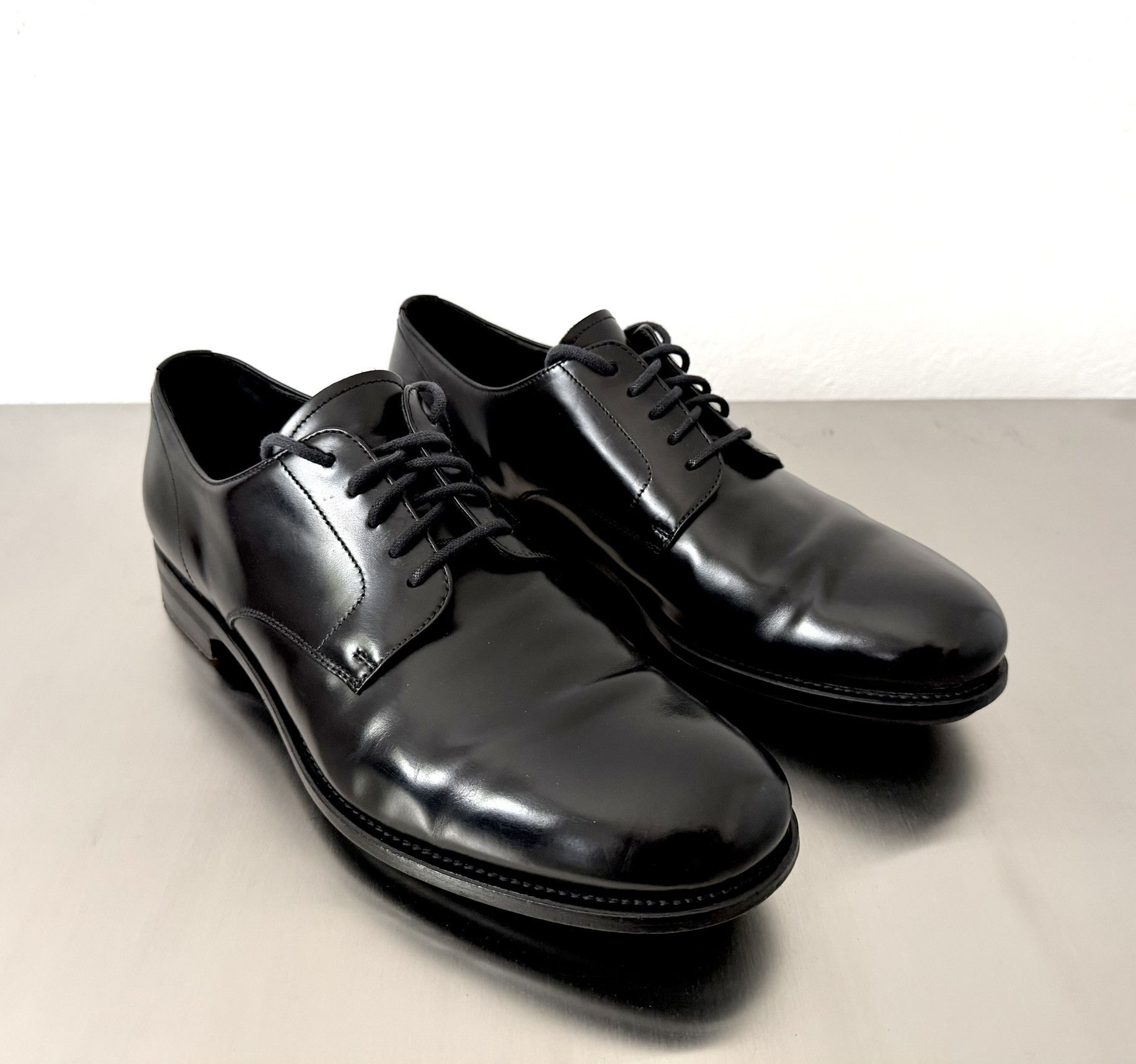 NIB PRADA 2EE061 BLACK PATENT LEATHER LACE UP WINGTIP PERFORATED OXFORDS 10 ITAL Prada 2EE061 BLACK PATENT LEATHER WINGTIP BROGUE OXFORDS 10  main image 2