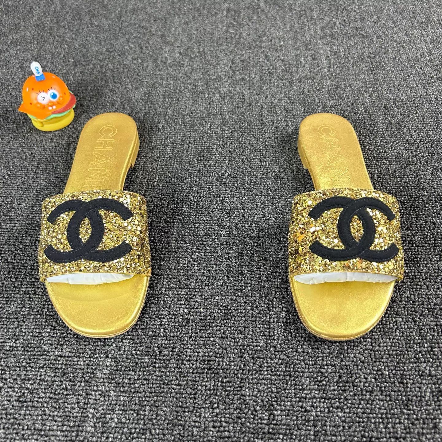 Chanel Chanel Women's Gold Sequin CC Slippers Size US 5 / IT 35 - 2 Thumbnail