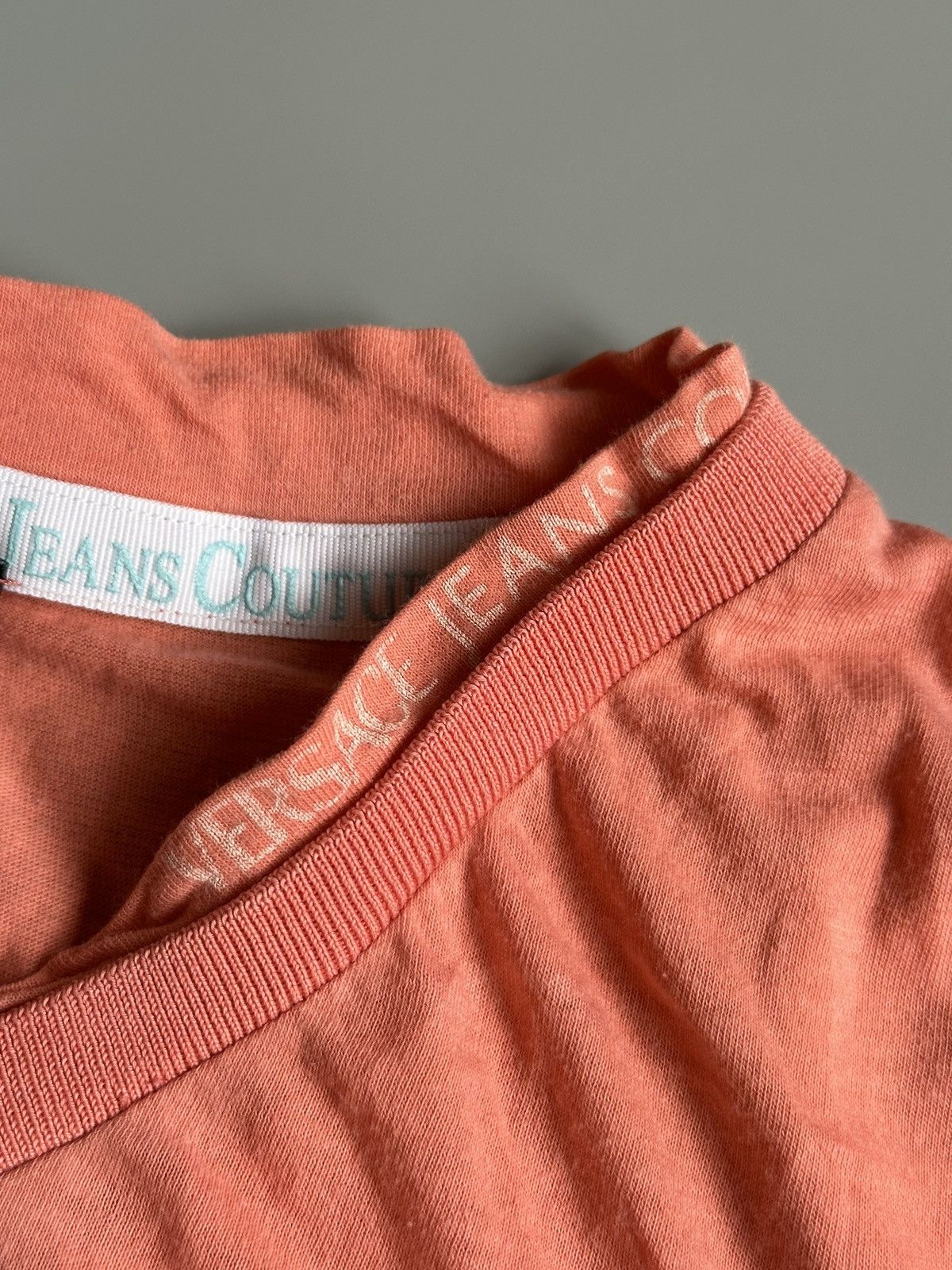 Versace Jeans Couture Versace Jeans Couture 90s Vintage Logo Peach Size S t-shirt Size S / US 4 / IT 40 - 8 Thumbnail