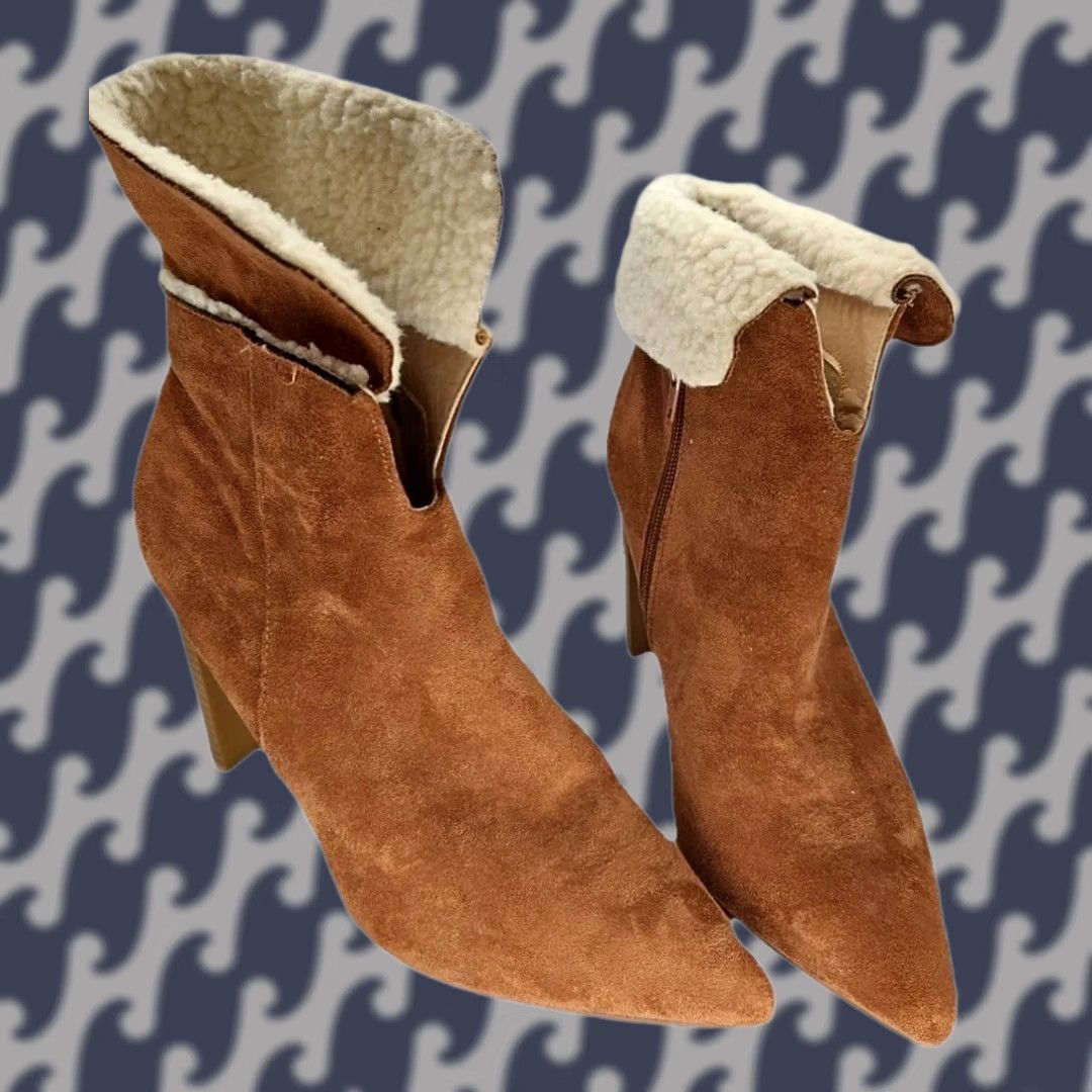 Vintage Yoki Ankle Boots Women 10 Brown Faux Suede Shearling Pointed Toe Block Heel Shoes Size US 10 / IT 40 - 1 Thumbnail