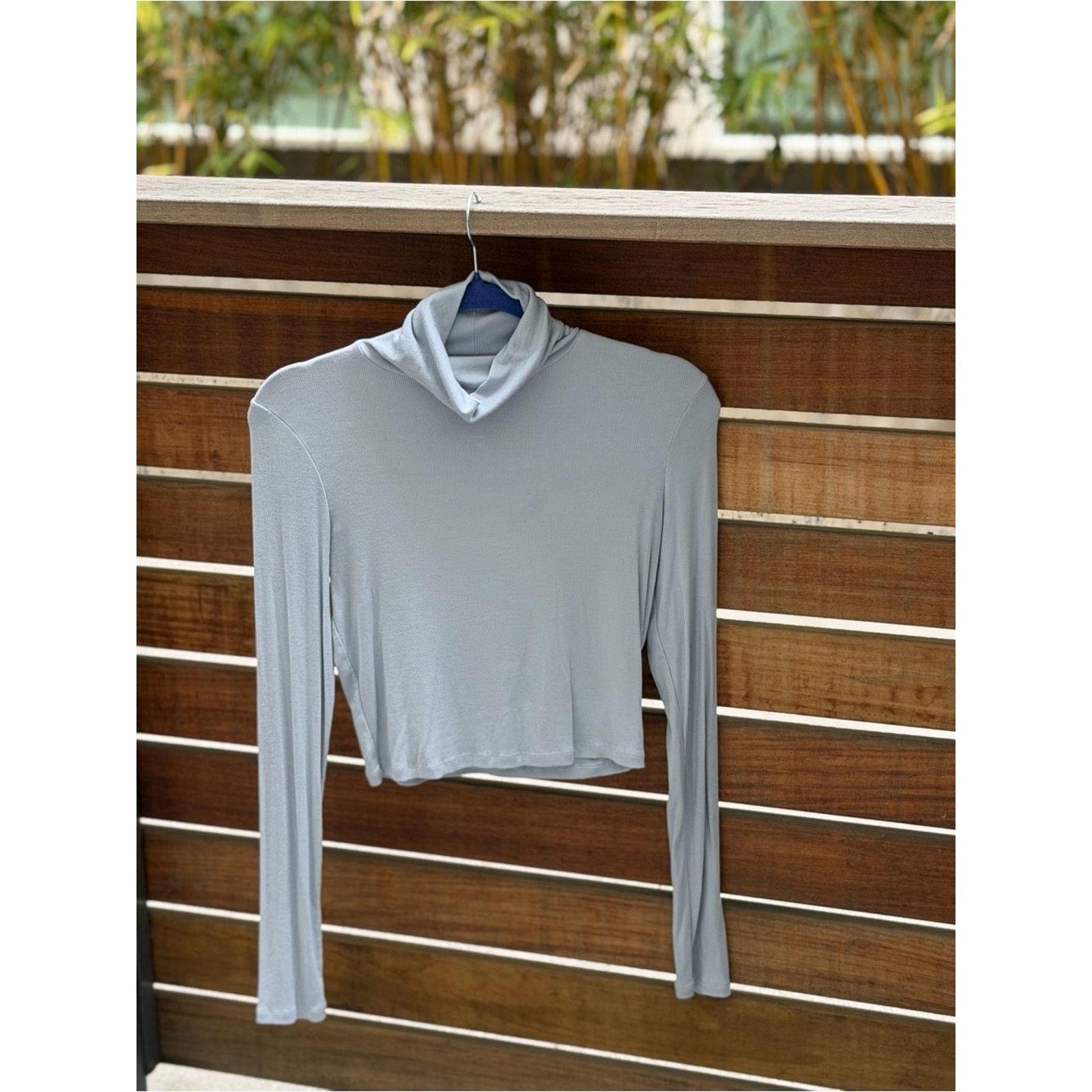 Aritzia Aritzia Sunday Best Turtleneck Crop Top Baby Blue Size M Size M / US 6-8 / IT 42-44 - 2 Thumbnail
