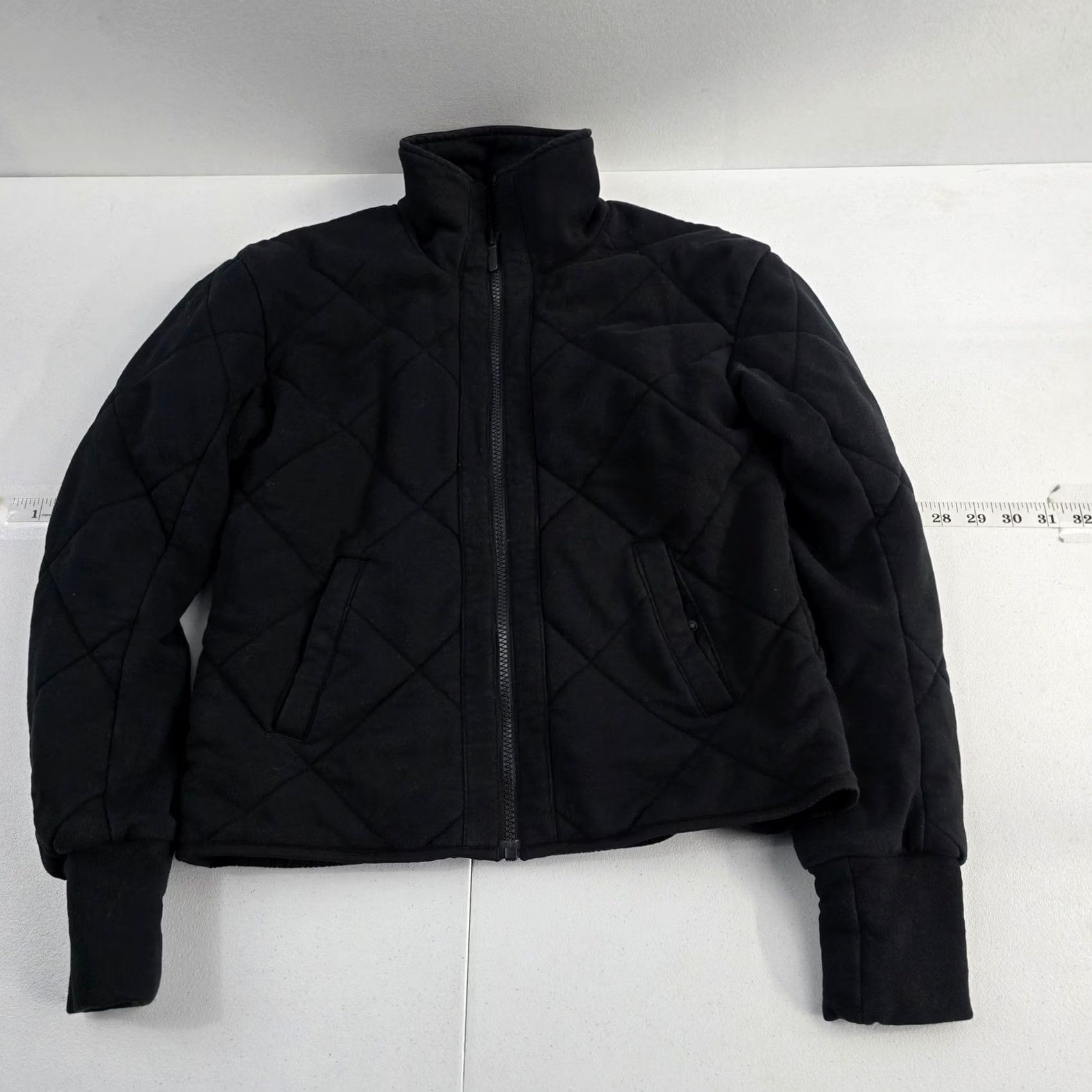 Lululemon Lululemon Black Quilted Full Zip Jacket Womens Sz 4 Athletic Outerwear Full Zip Warm Cozy Size S / US 4 / IT 40 - 3 Thumbnail