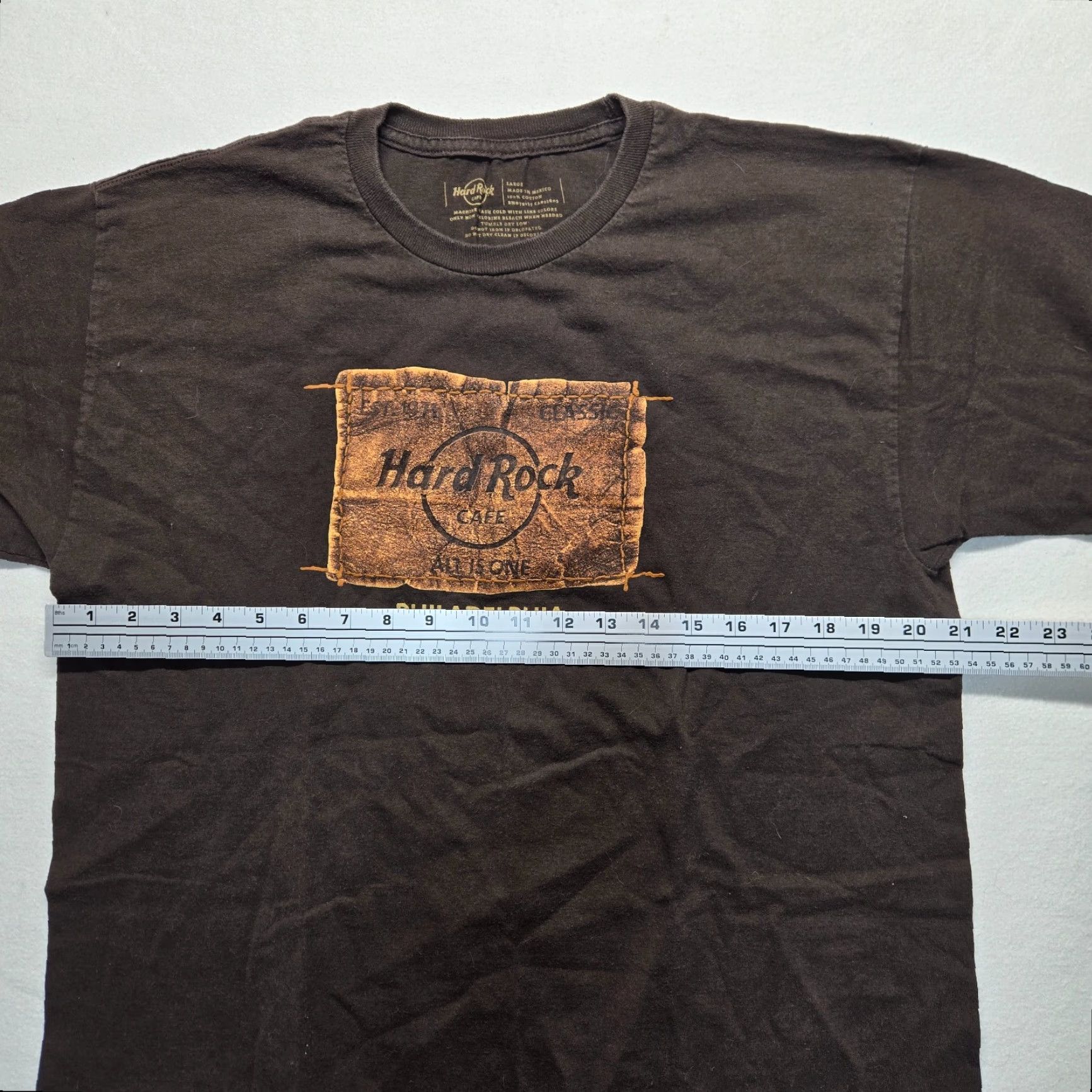 Hard Rock Cafe Hard Rock Cafe Shirt Adult Men's L Brown Short Sleeve T-Shirt Patch Look 90s Decade Boys? Size US L / EU 52-54 / 3 - 4 Thumbnail