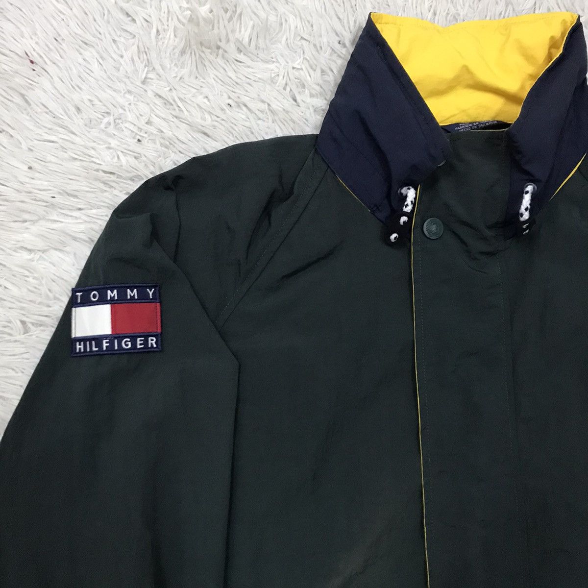 Tommy Hilfiger VINTAGE 90s TOMMY HILFIGER WINDBREAKER JACKET Size US XL / EU 56 / 4 - 15 Thumbnail