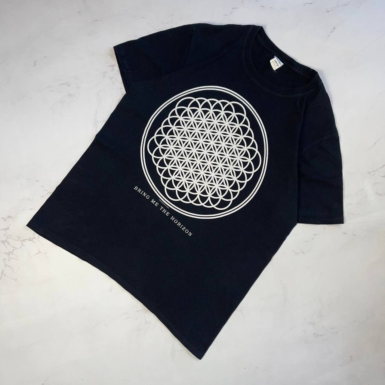 Vintage Vintage Band tees Bring me the horizon Tshirt rock band size Size US L / EU 52-54 / 3 - 1 Thumbnail