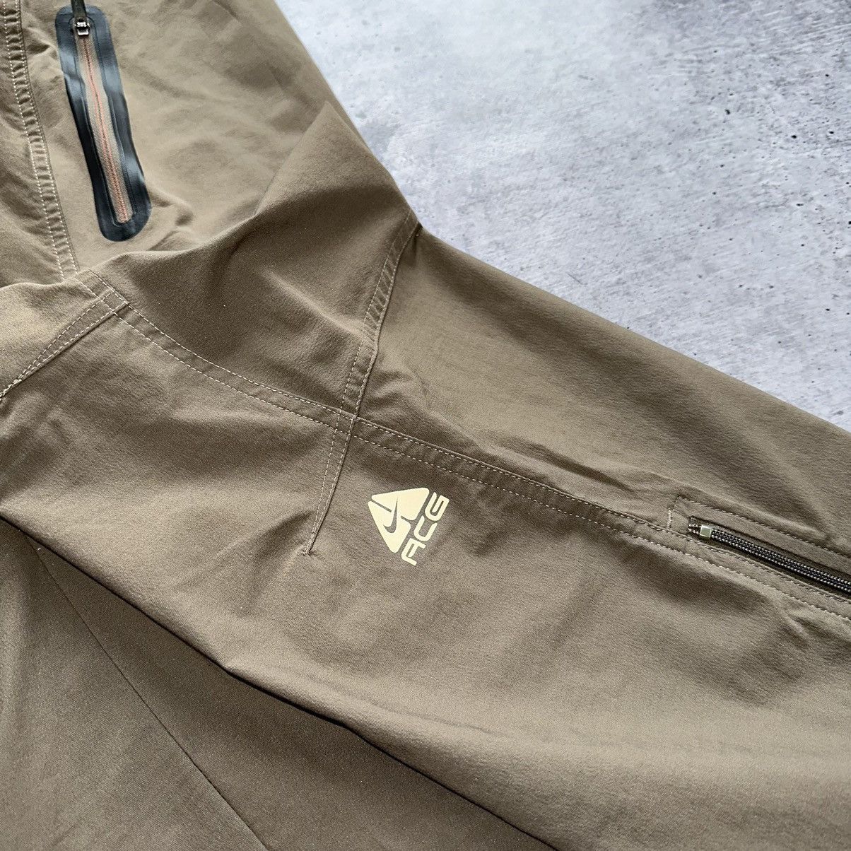 Vintage Mens Nike ACG Cargo Dri-Fit Pants Velvet Brown Size M Size US 32 / EU 48 - 5 Thumbnail