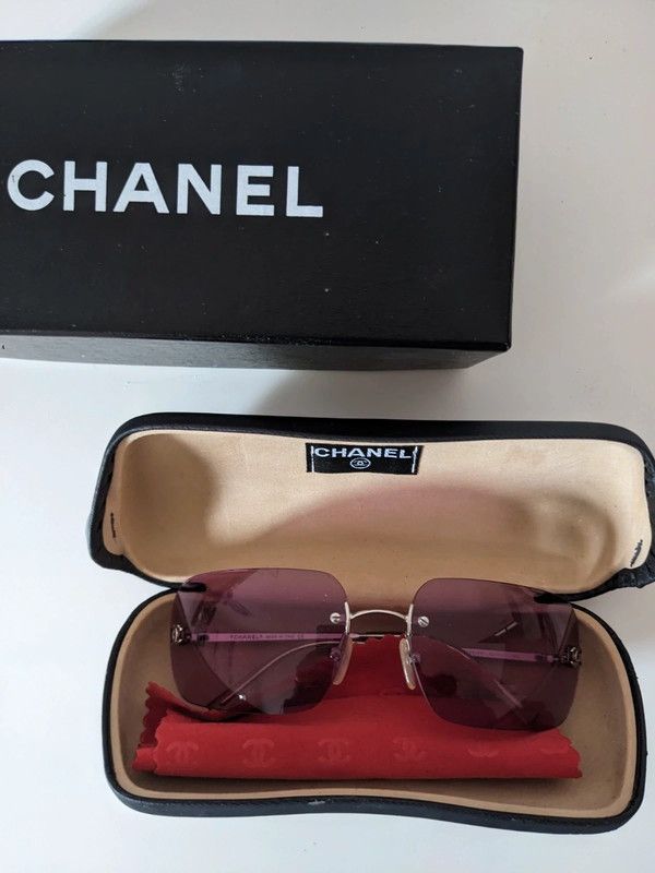 Chanel Chanel Sunglasses 4017 CC Rhinestone Logo Rimless Vintage Size ONE SIZE - 2 Thumbnail