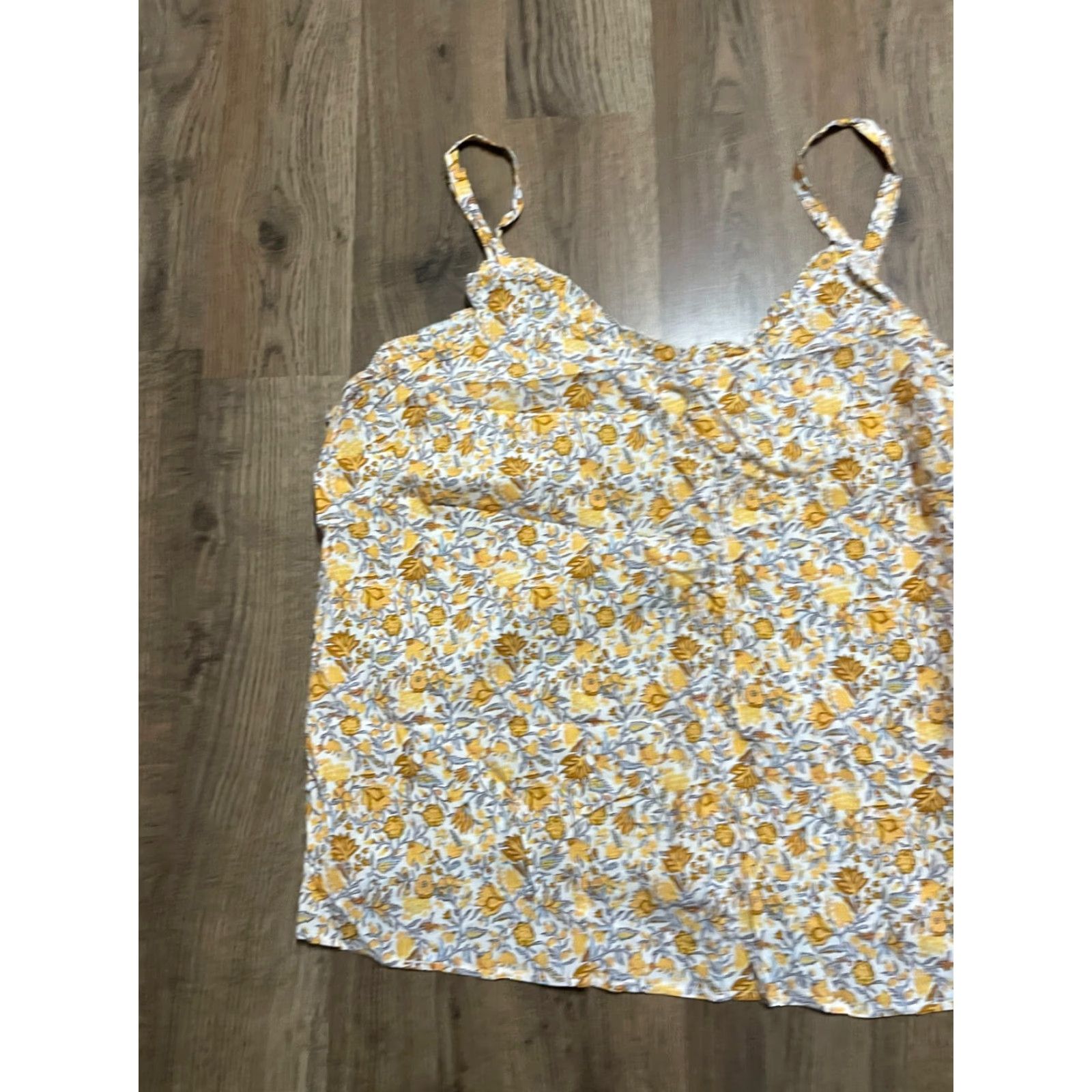 Old Navy Old Navy Tank Top Womens M Yellow Floral Sleeveless V-Neck Pullover Casual Size M / US 6-8 / IT 42-44 - 4 Thumbnail