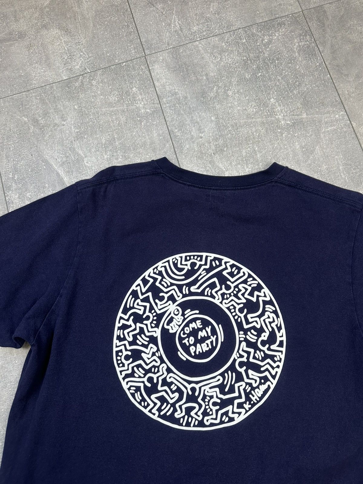 Other Uniqlo X Keith Haring Overprint Logo Tee Come To My Party Size US L / EU 52-54 / 3 - 3 Thumbnail