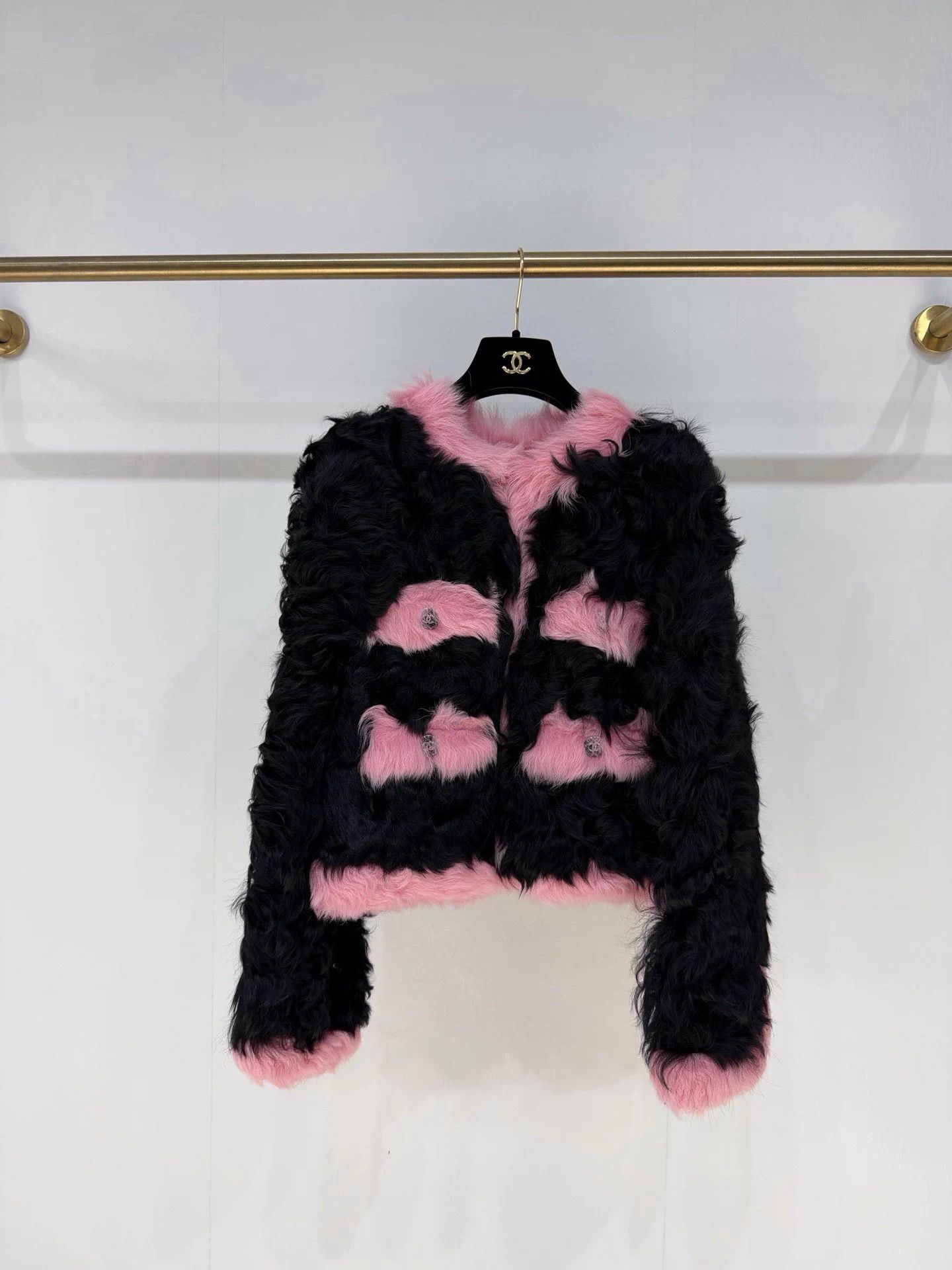 Chanel Chanel 21K Black Pink Colorblock 4-Pocket Fur Coat FR34 New Size XS / US 0-2 / IT 36-38 - 1 Thumbnail