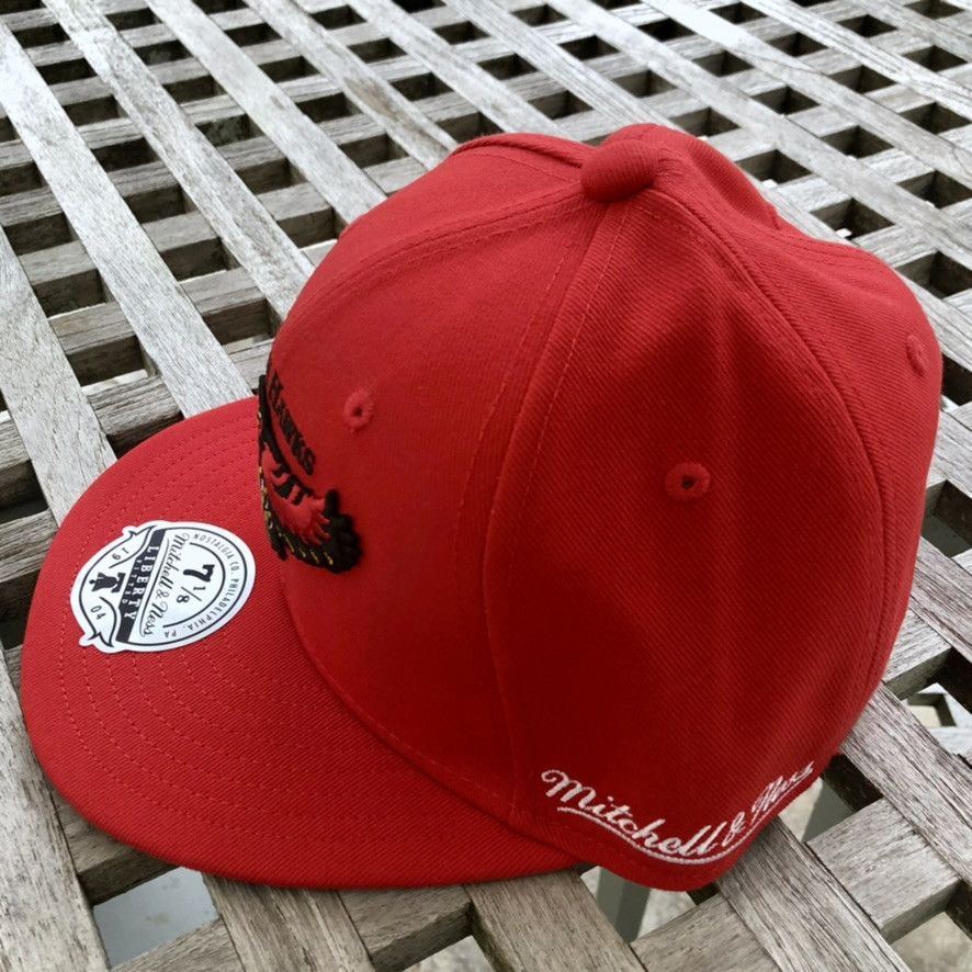 Mitchell & Ness Atlanta Hawks 90s Retro Logo Patch NBA HWC Fitted Hat 7 1/8 Size ONE SIZE - 4 Thumbnail