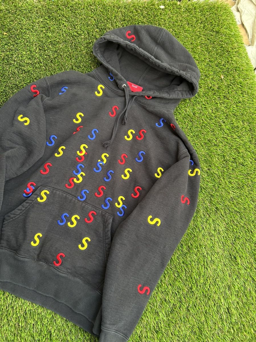 Supreme Supreme SS21 Embroidered S Logo Colorful Black Hoodie Size US S / EU 44-46 / 1 - 1 Thumbnail