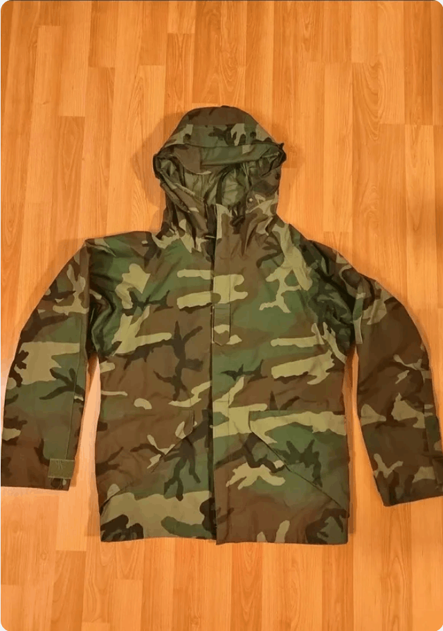 Military *NEW!* US ARMY ECWCS Goretex parka | Grailed