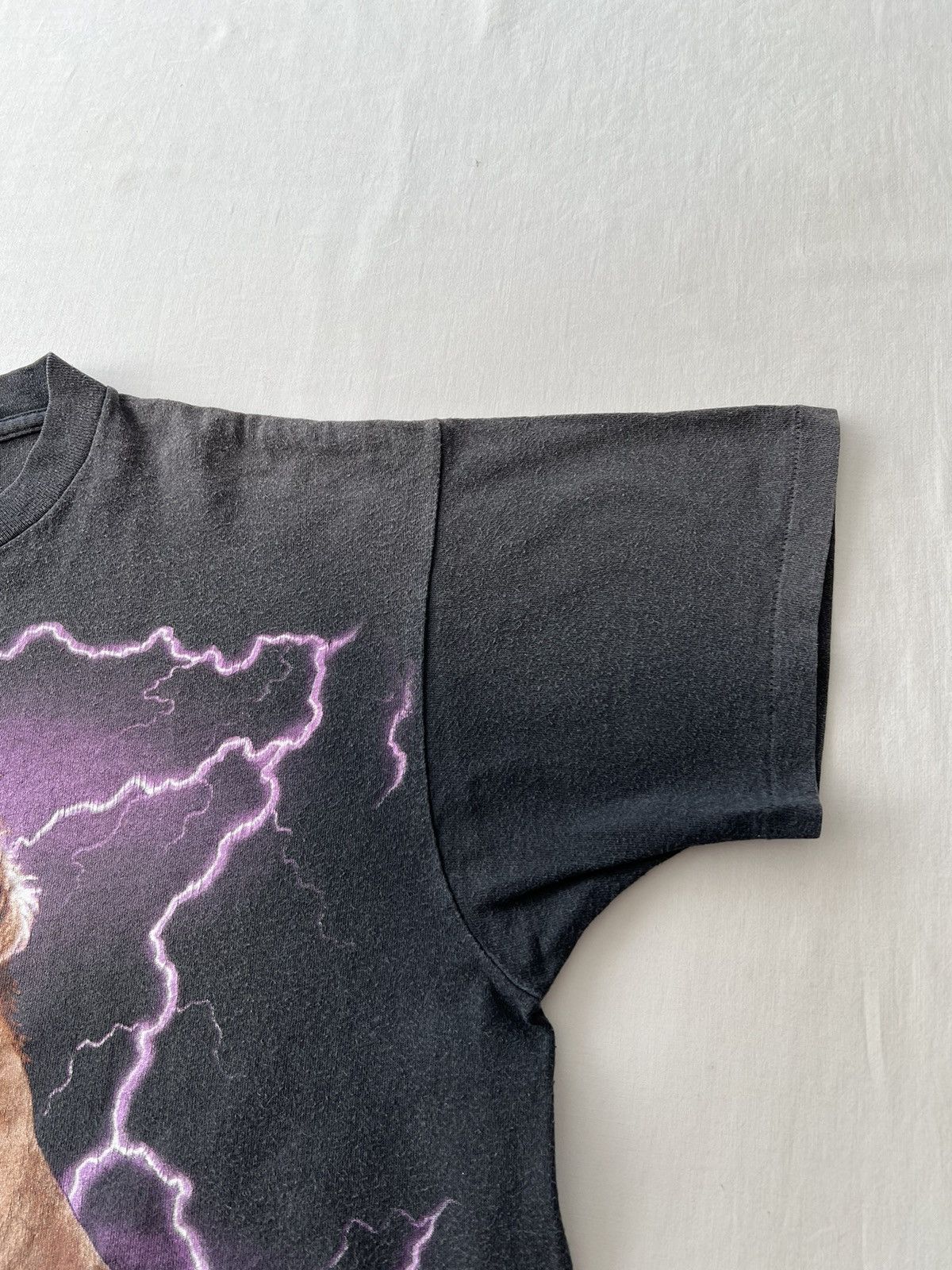 Vintage Vintage 1993 3D Emblem Horses Fighting Lightning T-shirt Size US L / EU 52-54 / 3 - 13 Thumbnail