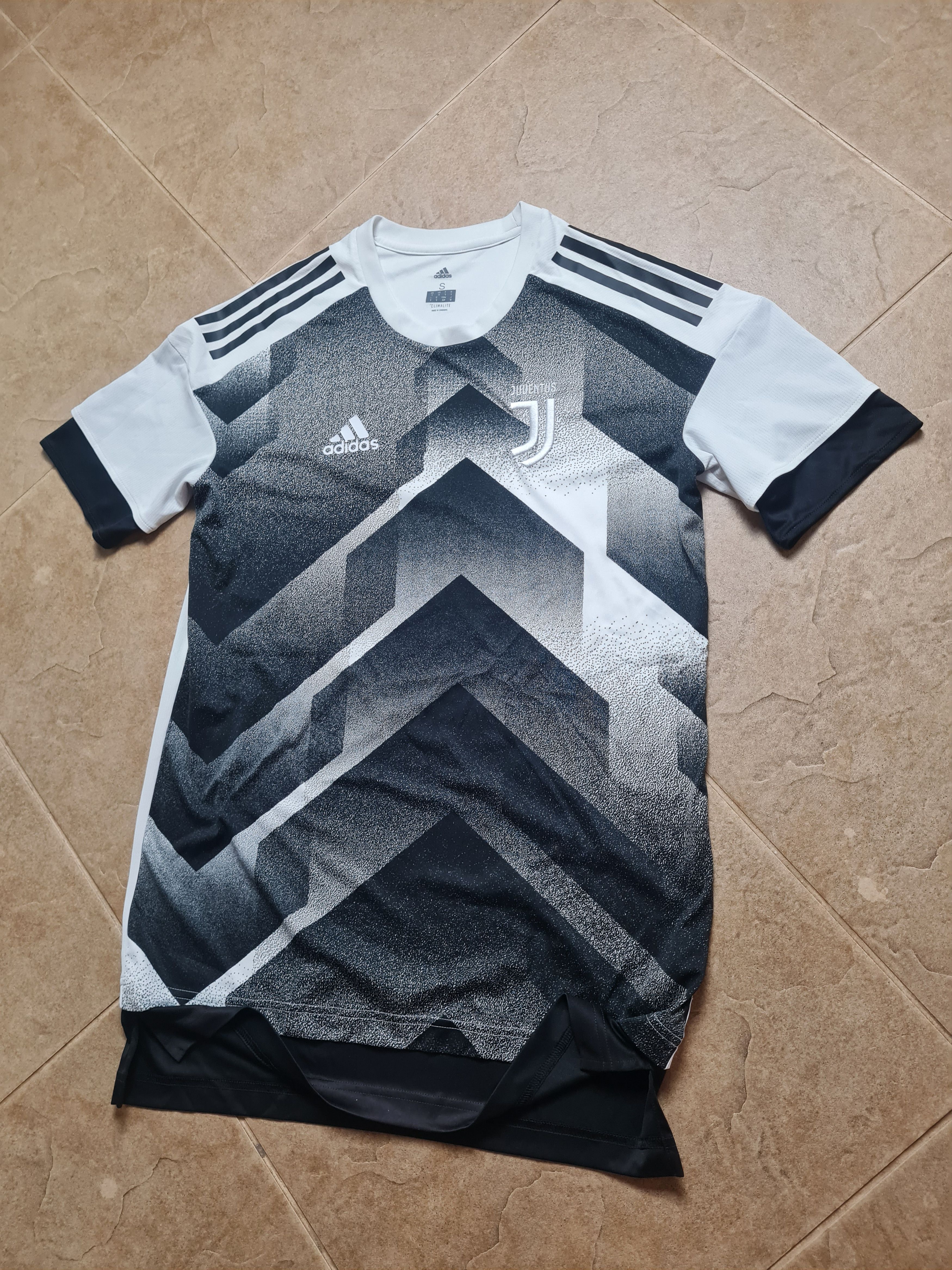 Adidas Football Jersey Adidas Juventus Soccer Shirt Vintage Size US S / EU 44-46 / 1 - 3 Thumbnail