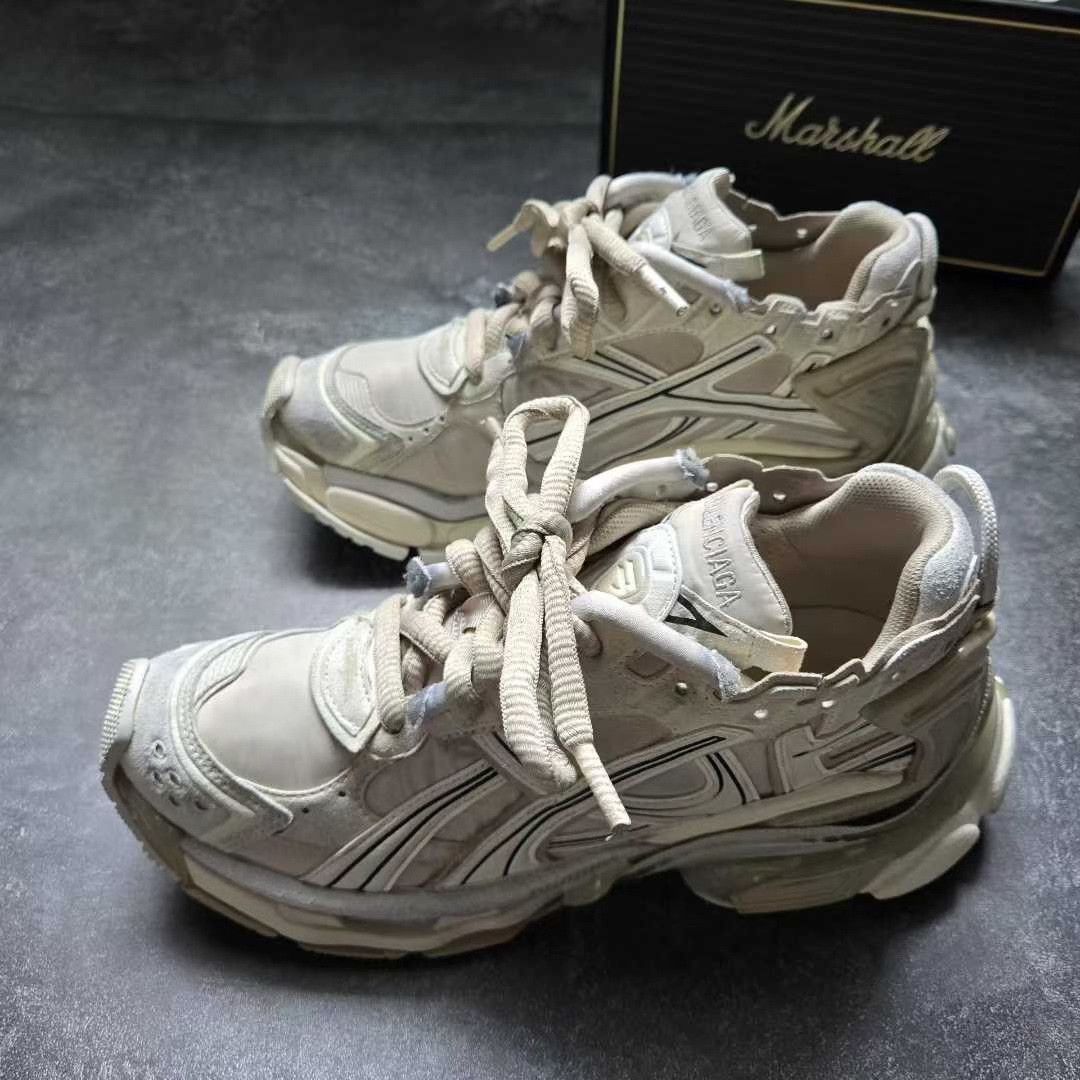 Balenciaga Balenciaga Running White Lowtop Sneakers 37 Women Size US 6.5 / IT 36.5 - 1 Thumbnail