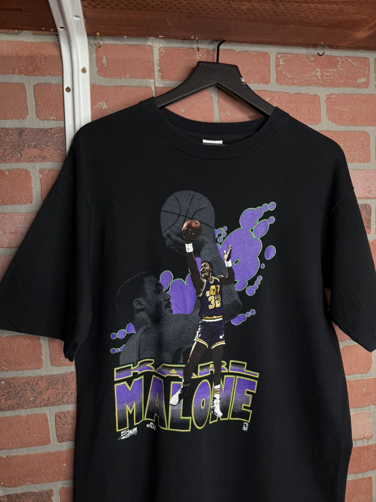 Vintage Vintage 90’s Utah Jazz Karl Malone T-Shirt Size Medium Size US M / EU 48-50 / 2 - 2 Thumbnail