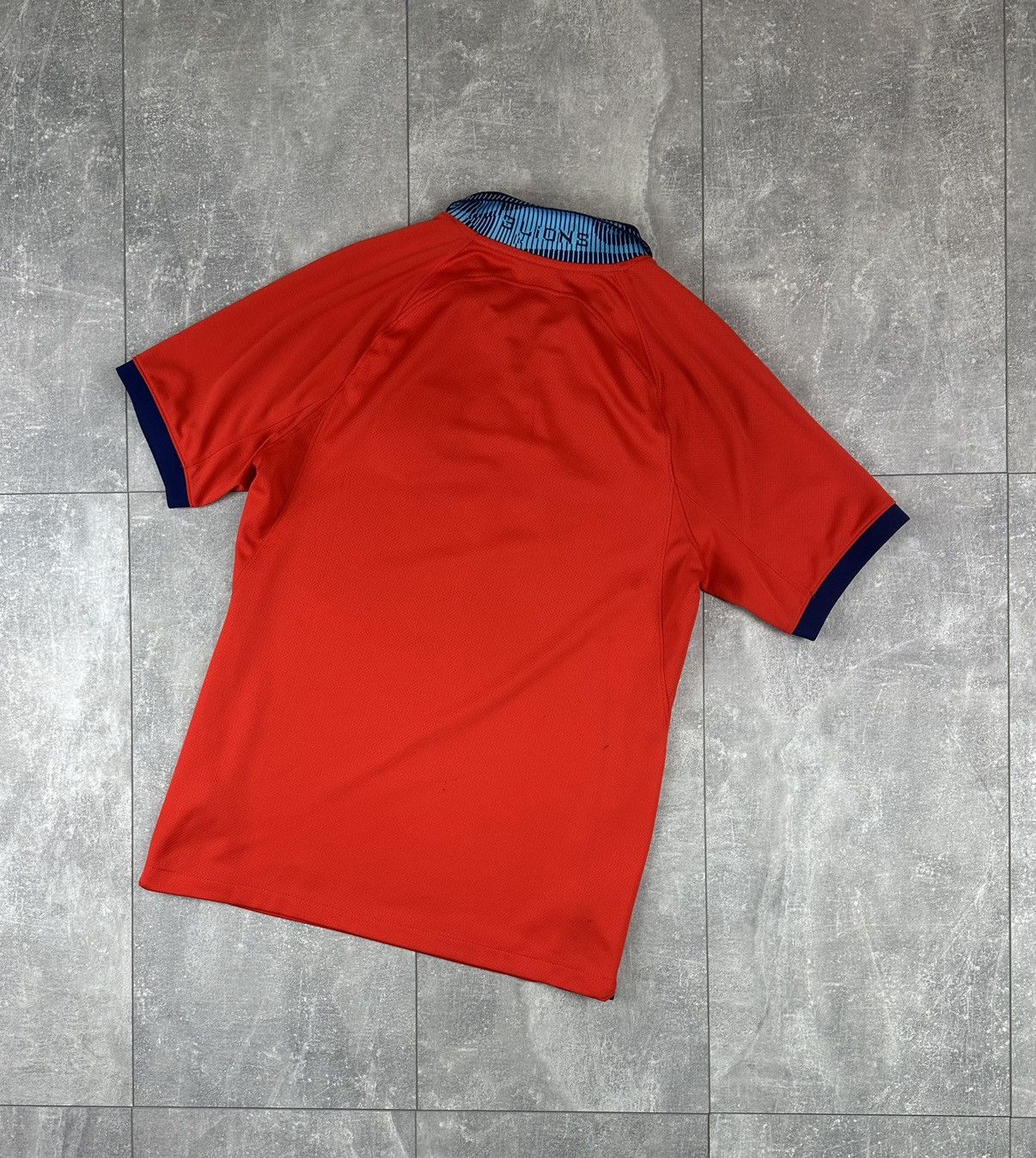 Nike Nike England 2022/23 Away Stadium Red National Team Jersey Size US S / EU 44-46 / 1 - 12 Thumbnail