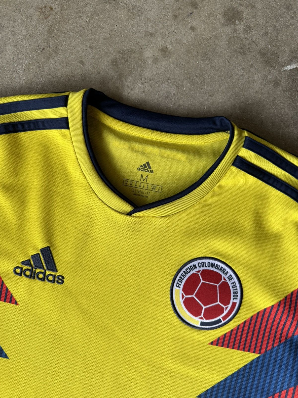Adidas × Vintage Colombia Soccer Jersey Size Medium Size US M / EU 48-50 / 2 - 2 Thumbnail