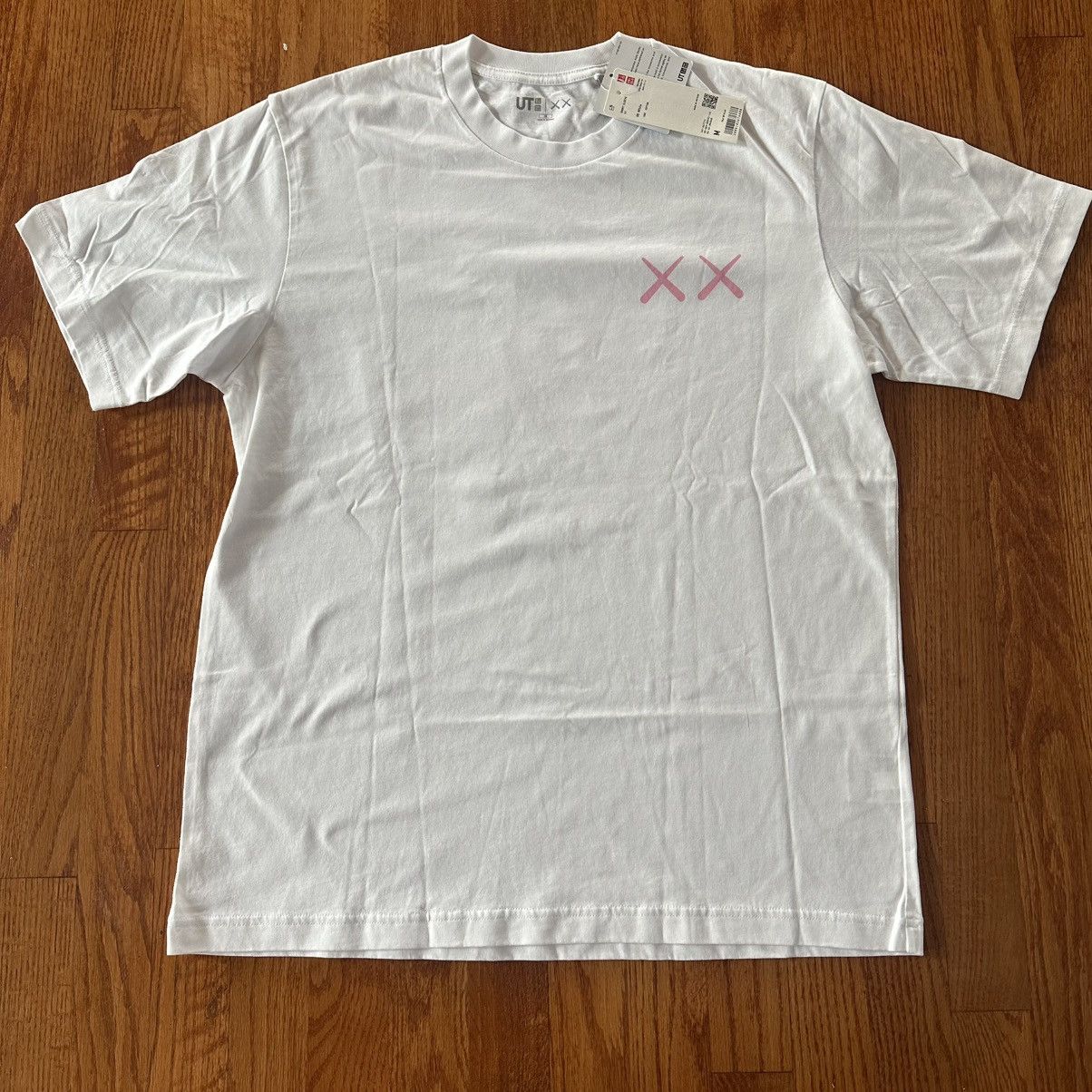 Kaws Kaws x Uniqlo Pink BFF Tee Size US M / EU 48-50 / 2 - 2 Thumbnail