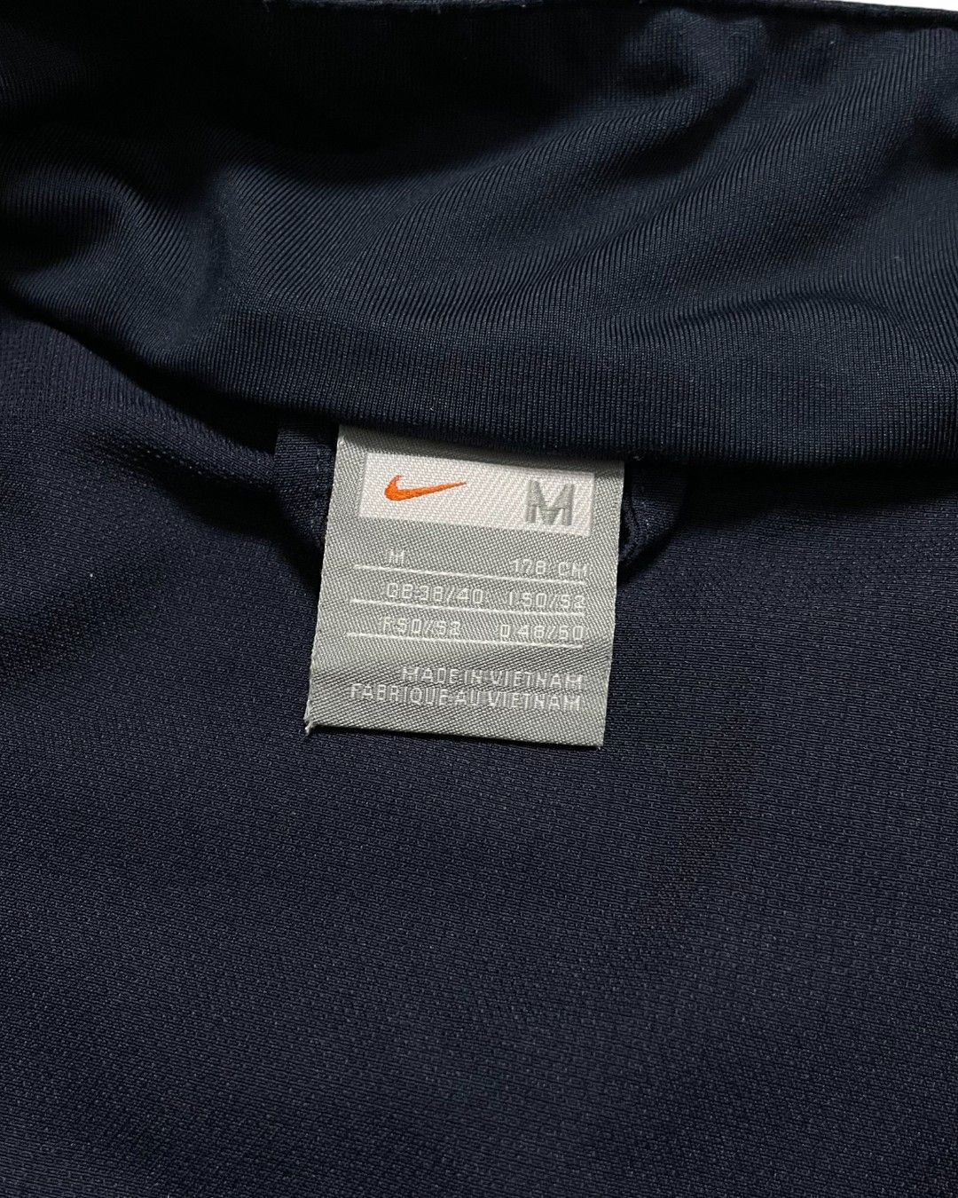 Nike Nike Barcelona Streetwear Light Jacket from 00s Size US M / EU 48-50 / 2 - 6 Thumbnail