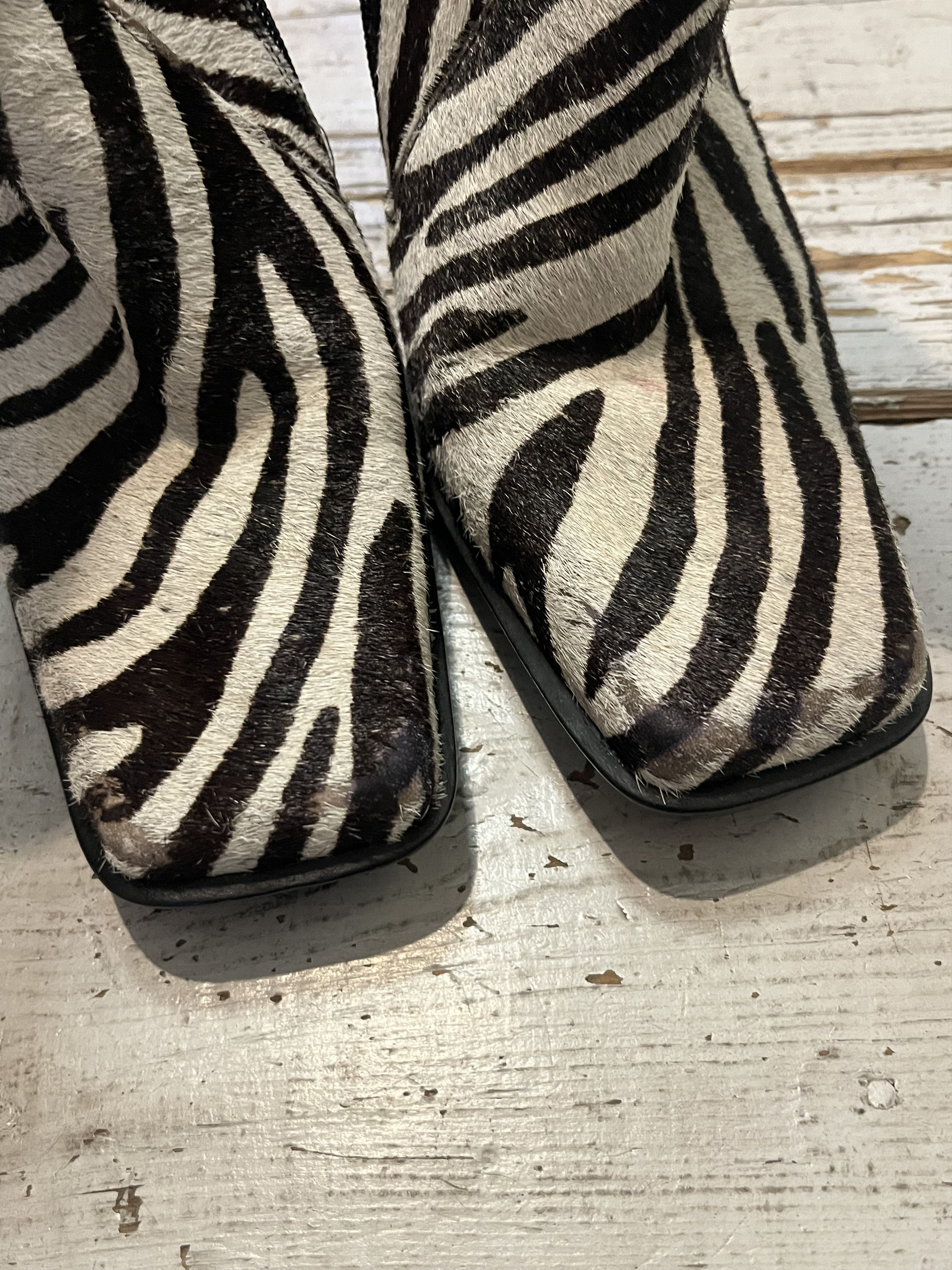 Japanese Brand × Vintage Vintage y2k Leather Heels Boots Zebra Pattern Made in Brazil Size US 9 / IT 39 - 7 Thumbnail