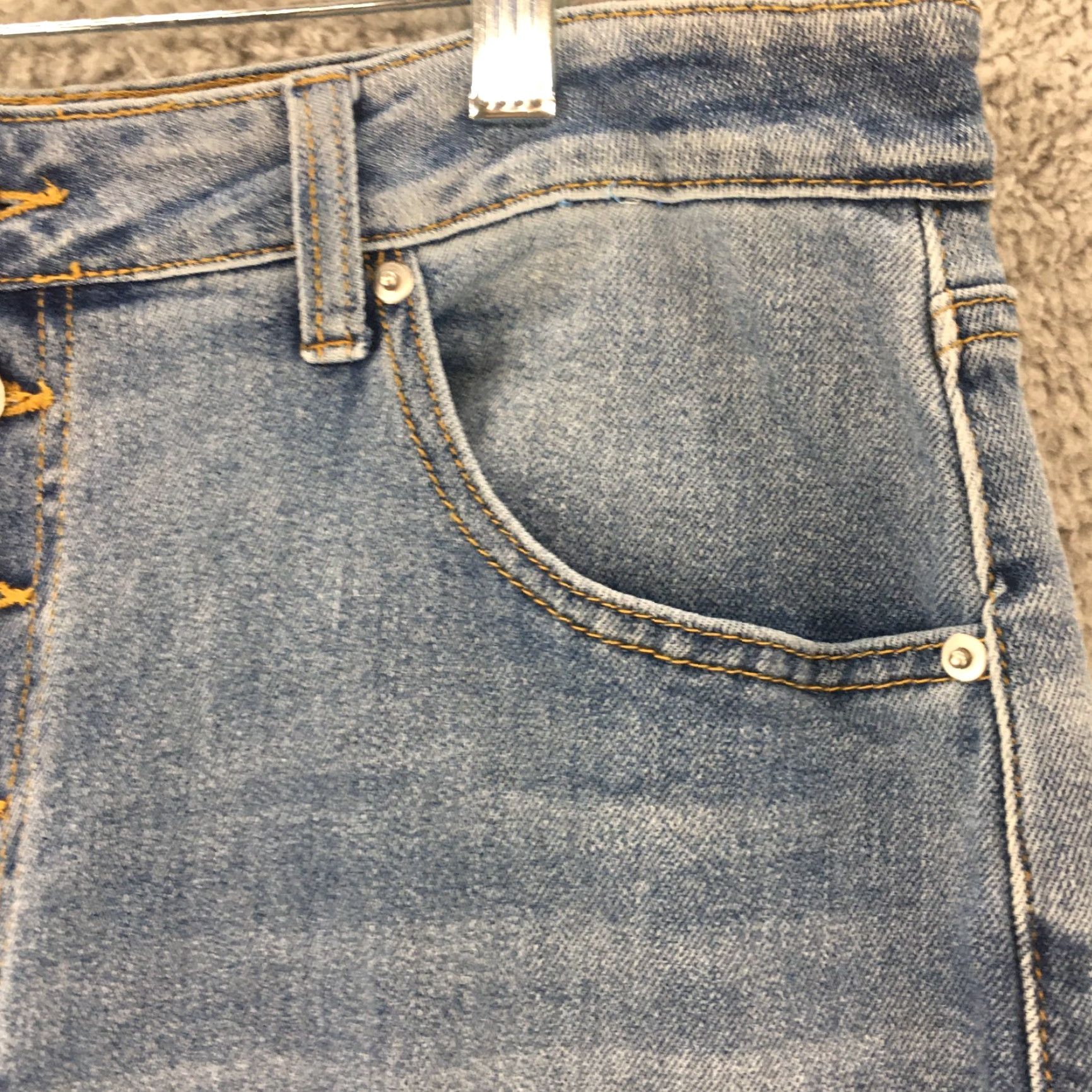 Vintage ABOUND Mom Jeans Womens 31 Blue Light Wash Denim Button Fly Ripped Knee Hi Rise Jeans Womens 31 Blue Light Wash Distressed Pockets 5-Pocket Denim Size 24" / US 00 / IT 34 - 4 Thumbnail