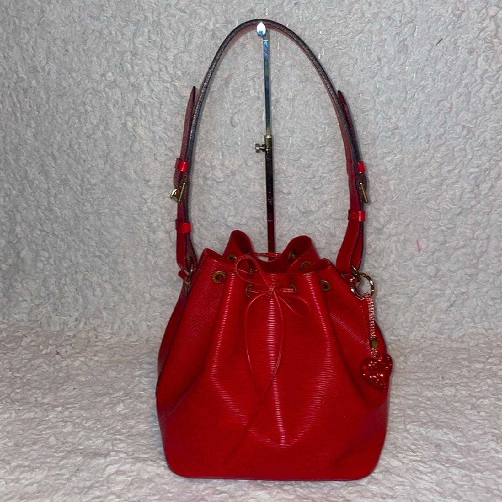 Louis Vuitton Louis Vuitton Petite Noe Red Epi Bucket Bag Size ONE SIZE - 2 Thumbnail