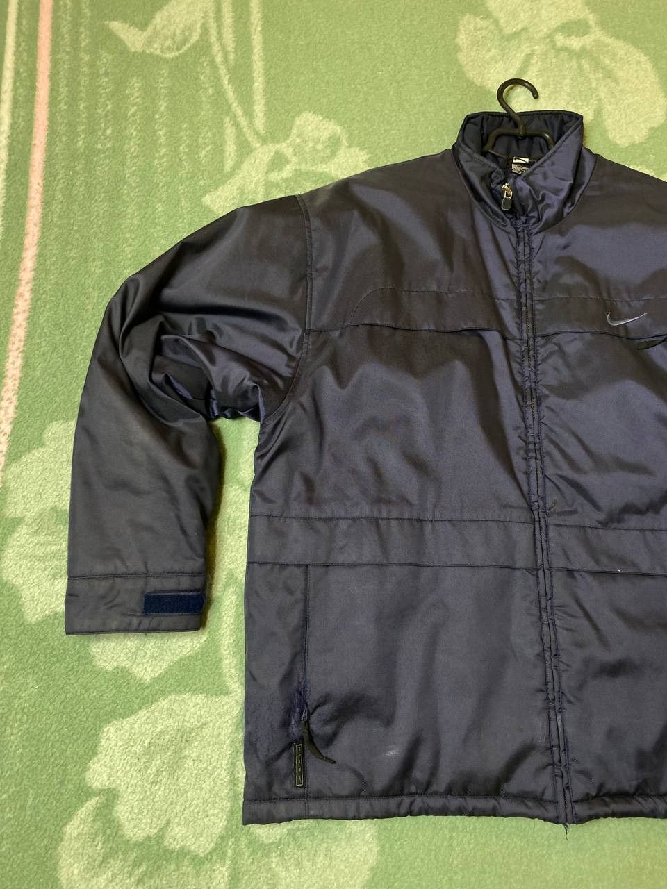 Nike Vintage Nike Y2K Logo Warm Light Jacket Size L Size US L / EU 52-54 / 3 - 6 Thumbnail