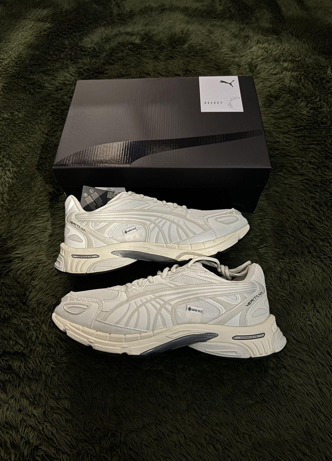 Puma [US10] Puma Velophasis GORE-TEX Sail Reflective Off-White Size US 11 / EU 44 - 1 Thumbnail