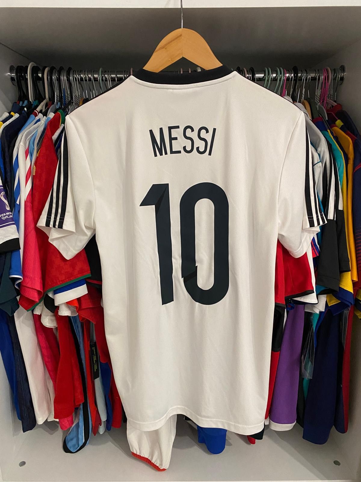 Adidas Argentina 2014 home kit - cheap version with Messi Size US M / EU 48-50 / 2 - 1 Thumbnail