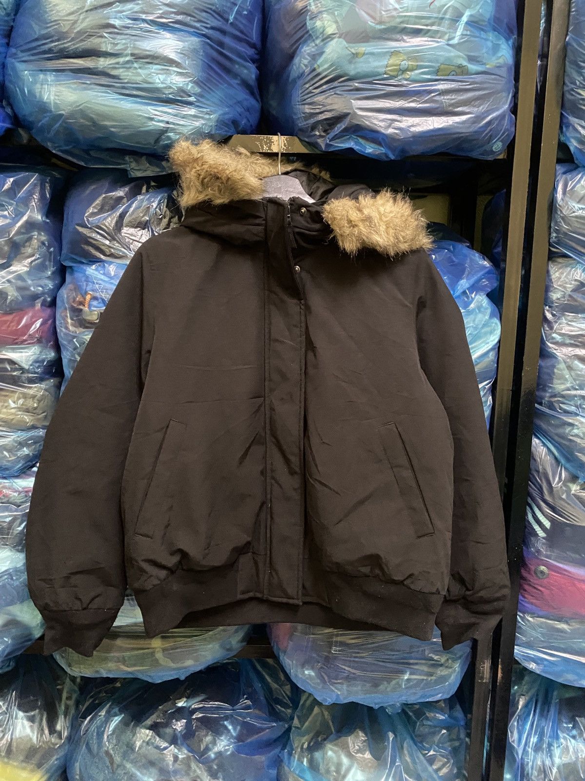 Uniqlo UNIQLO BOMBER FUR HOODIE Size US L / EU 52-54 / 3 - 1 Thumbnail
