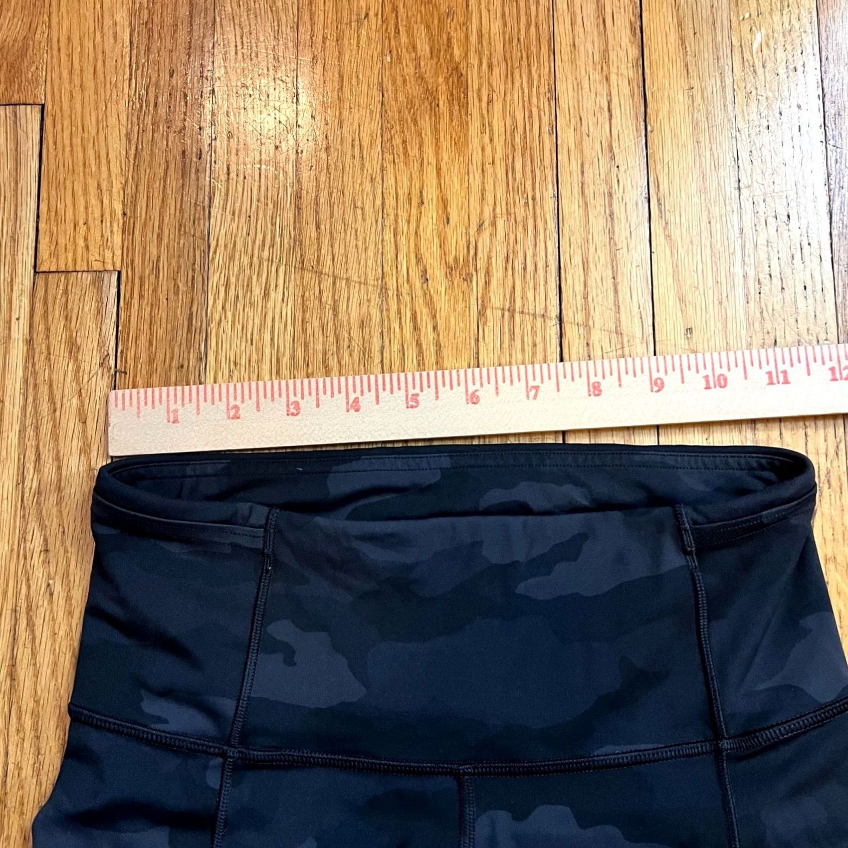 Lululemon VINTAGE Lululemon Leggings Crop II Cut Off Camo Multi Grey Womens 4 Fast Free Capri Gray Women Size 27" / US 4 / IT 40 - 5 Thumbnail