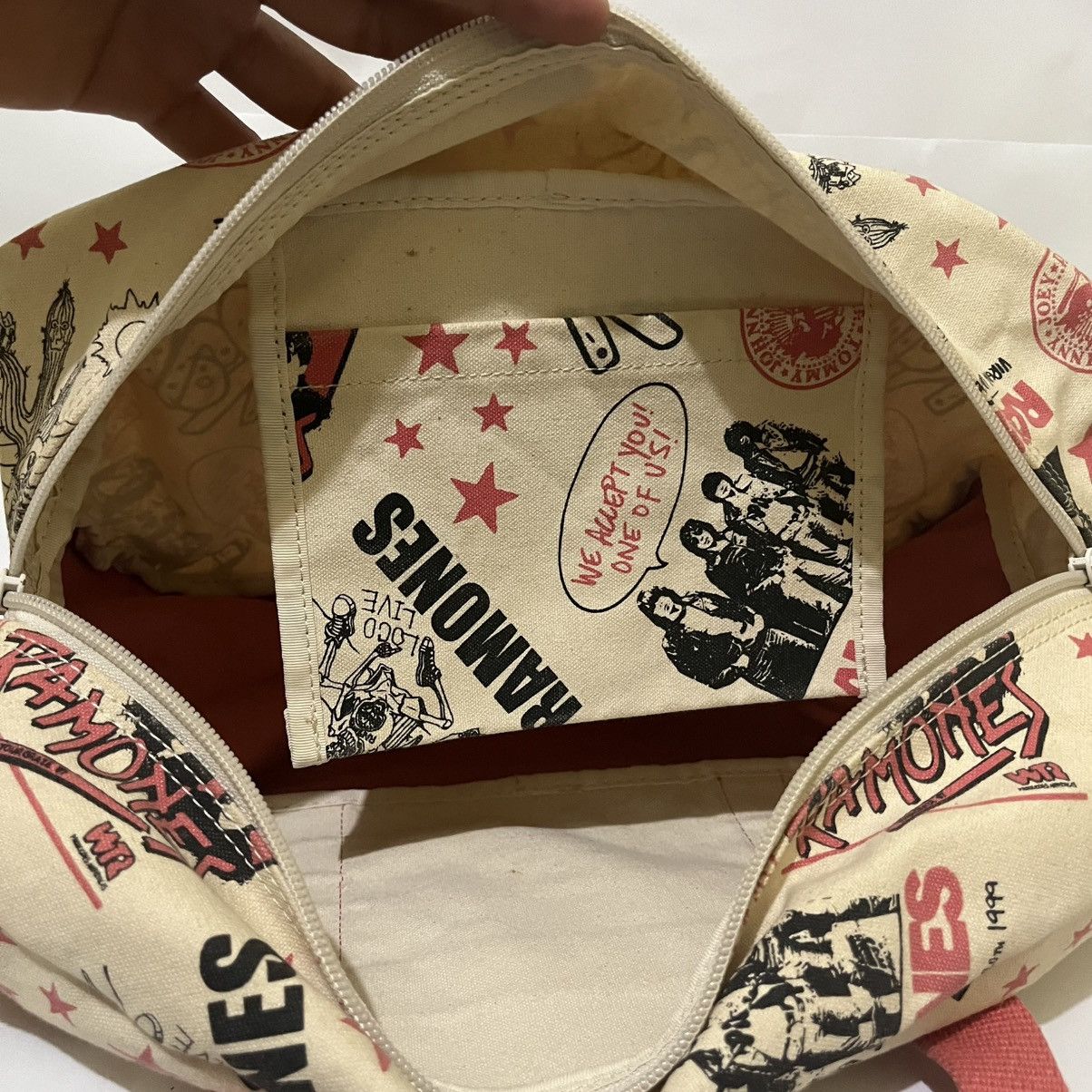 Hysteric Glamour RARE HYSTERIC GLAMOUR RAMONES ARTWORK MEDIC SHOULDER BAG Size ONE SIZE - 10 Thumbnail