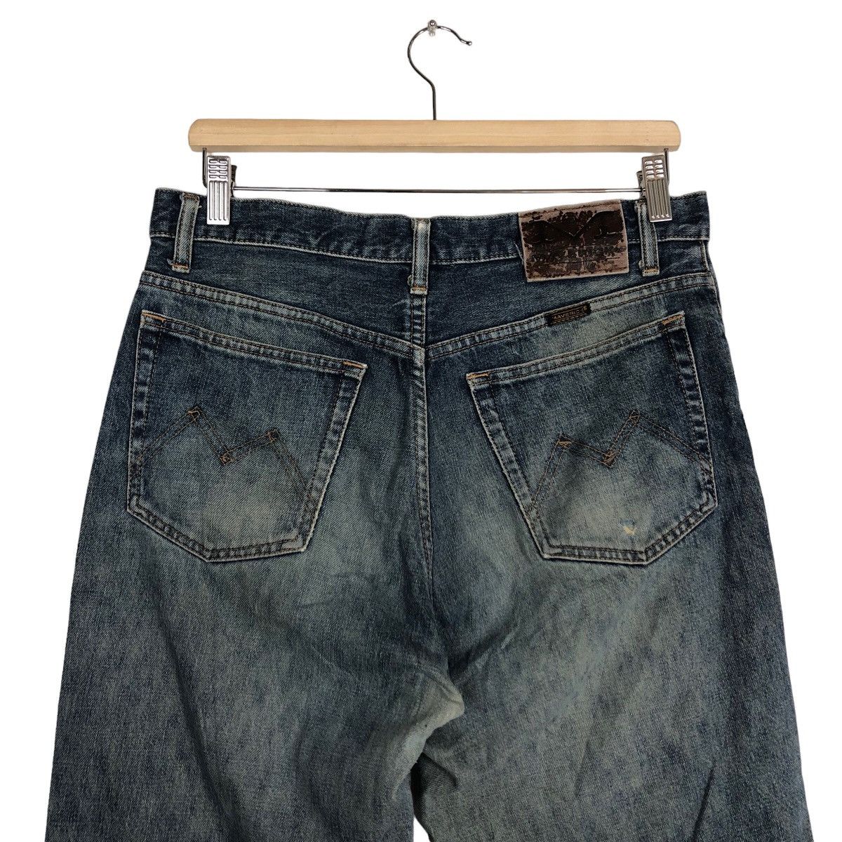 Japanese Brand 🔥90’s RARE DESIGN DISTRESSEDDENIM JEANS MAVERIC JAPAN Size US 30 / EU 46 - 9 Thumbnail