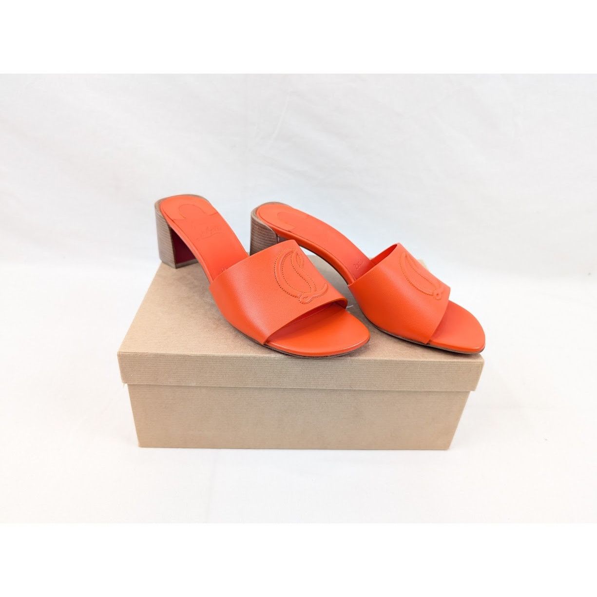 Christian Louboutin o1rshd1 Nappa Heel Mule in Vitamine/Lin Vitamine Size US 9 / IT 39 - 18 Thumbnail