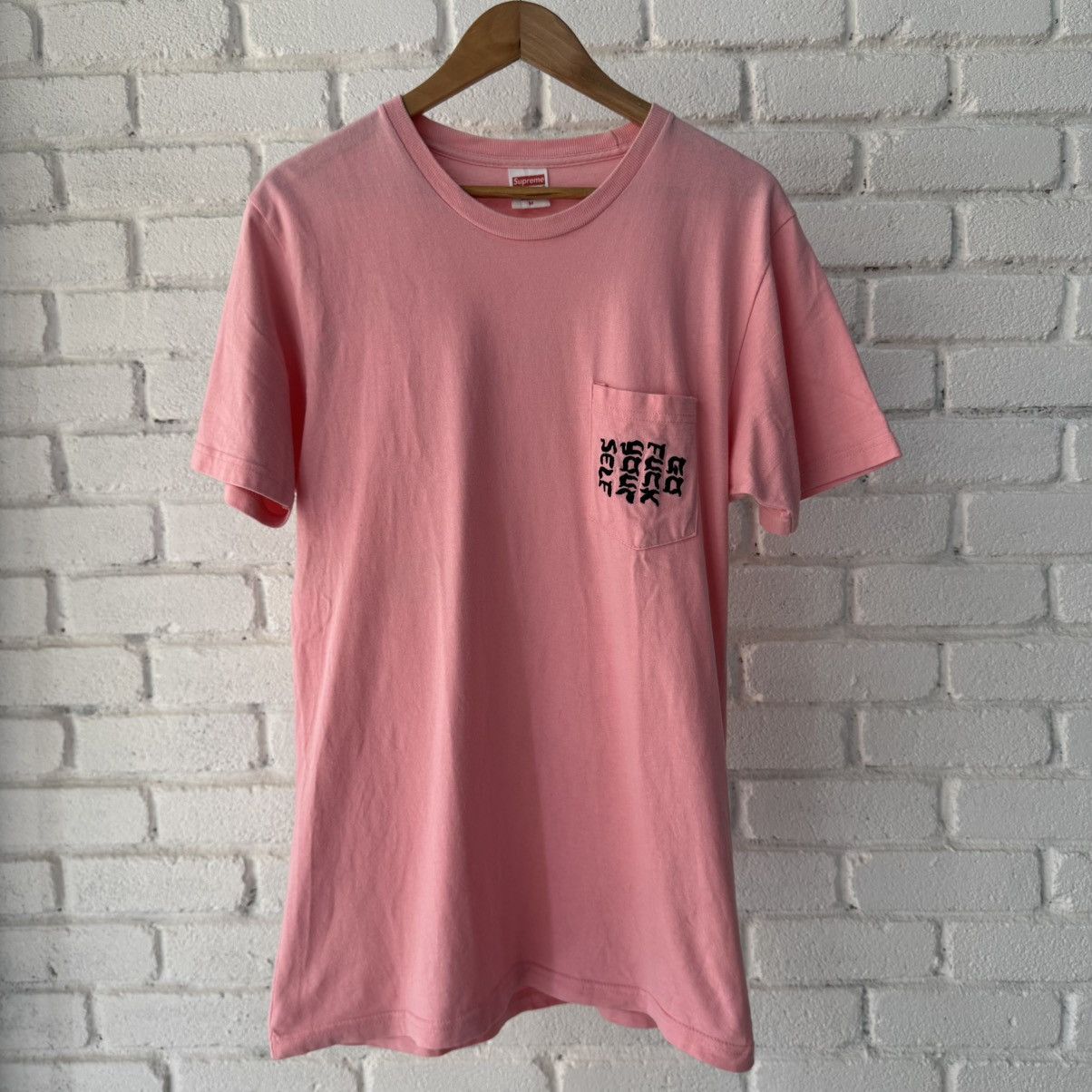 Supreme Supreme Go Fuck Your Self Pocket Tee Size US M / EU 48-50 / 2 - 1 Thumbnail