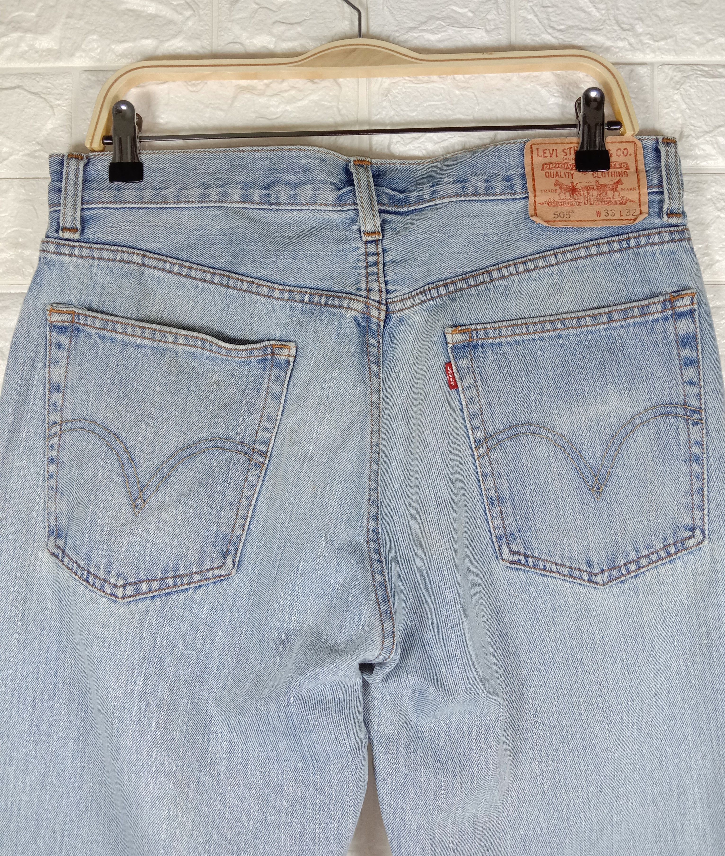 Levi's Vintage Levi’s 505 Light Wash Jeans Distressed Denim Size US 33 - 6 Thumbnail