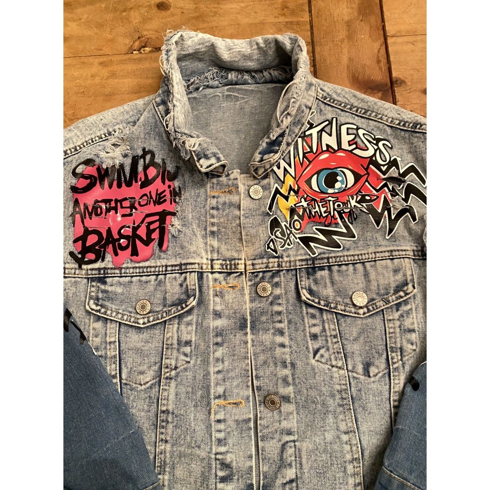 Denime VINTAGE Custom Hard Rock Cafe Bad Girl Vog Paris Catwoman Denim Jean Jacket L Blue Two Tone Women Mens? Size 36" / US 14 / IT 50 - 2 Thumbnail