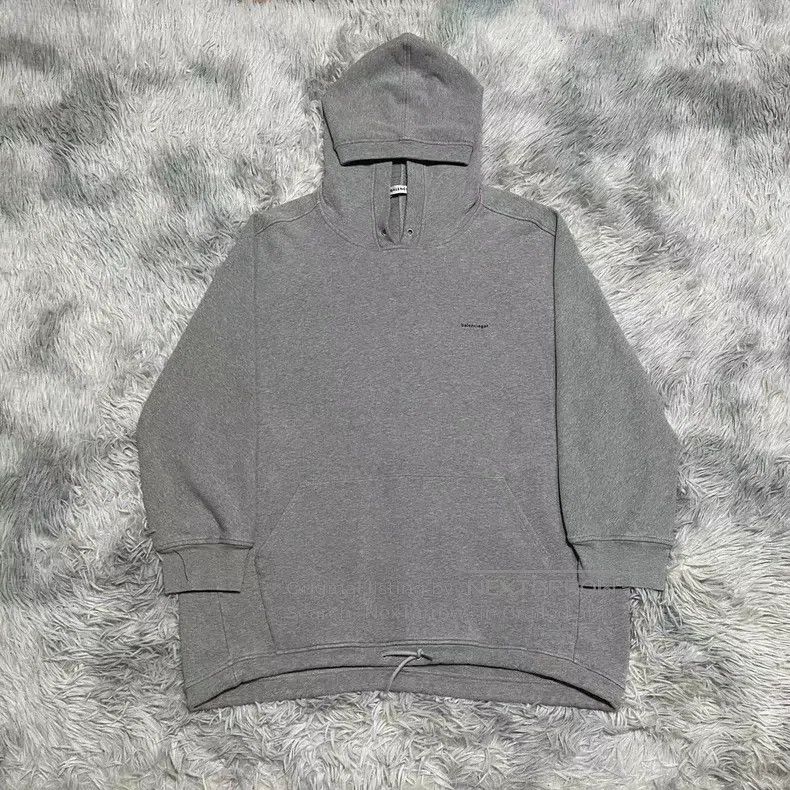 Other Balenciaga Small Logo Hoodie, Hooded Sweatshirt Size US S / EU 44-46 / 1 - 1 Thumbnail
