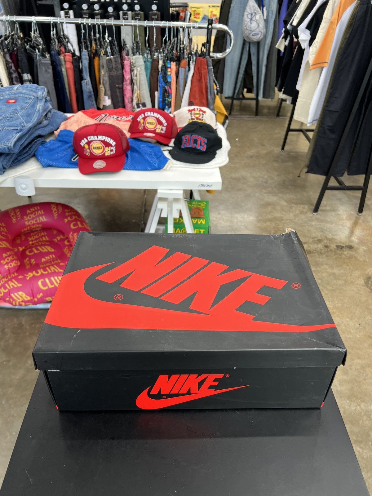 Jordan Brand × Nike Air Jordan 1 Shadow Sz. 10.5 (2018) Size US 10.5 / EU 43-44 - 13 Thumbnail