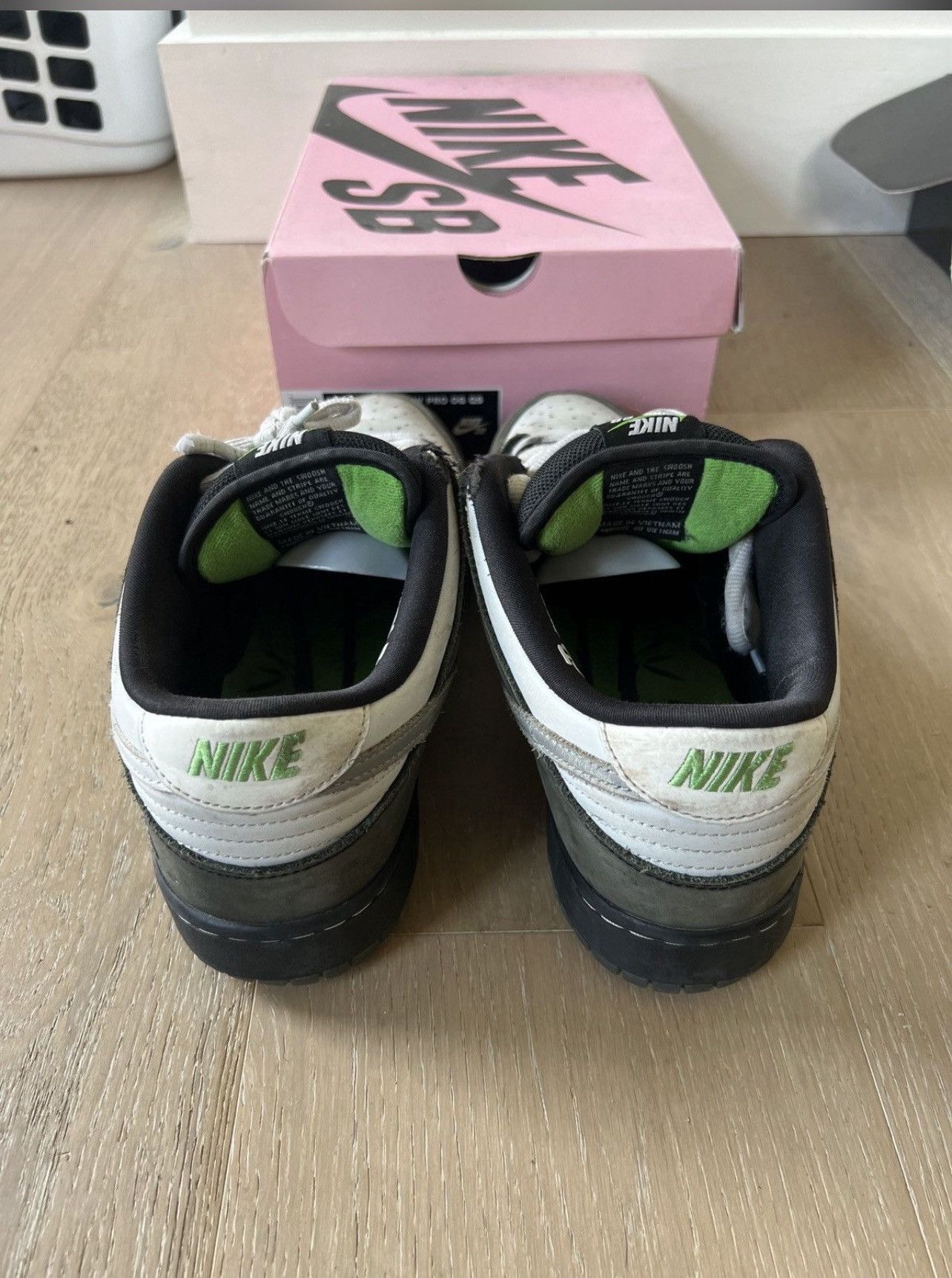 Nike × Staple Nike SB Dunk Low Staple Panda Pigeon Size US 12 / EU 45 - 5 Thumbnail