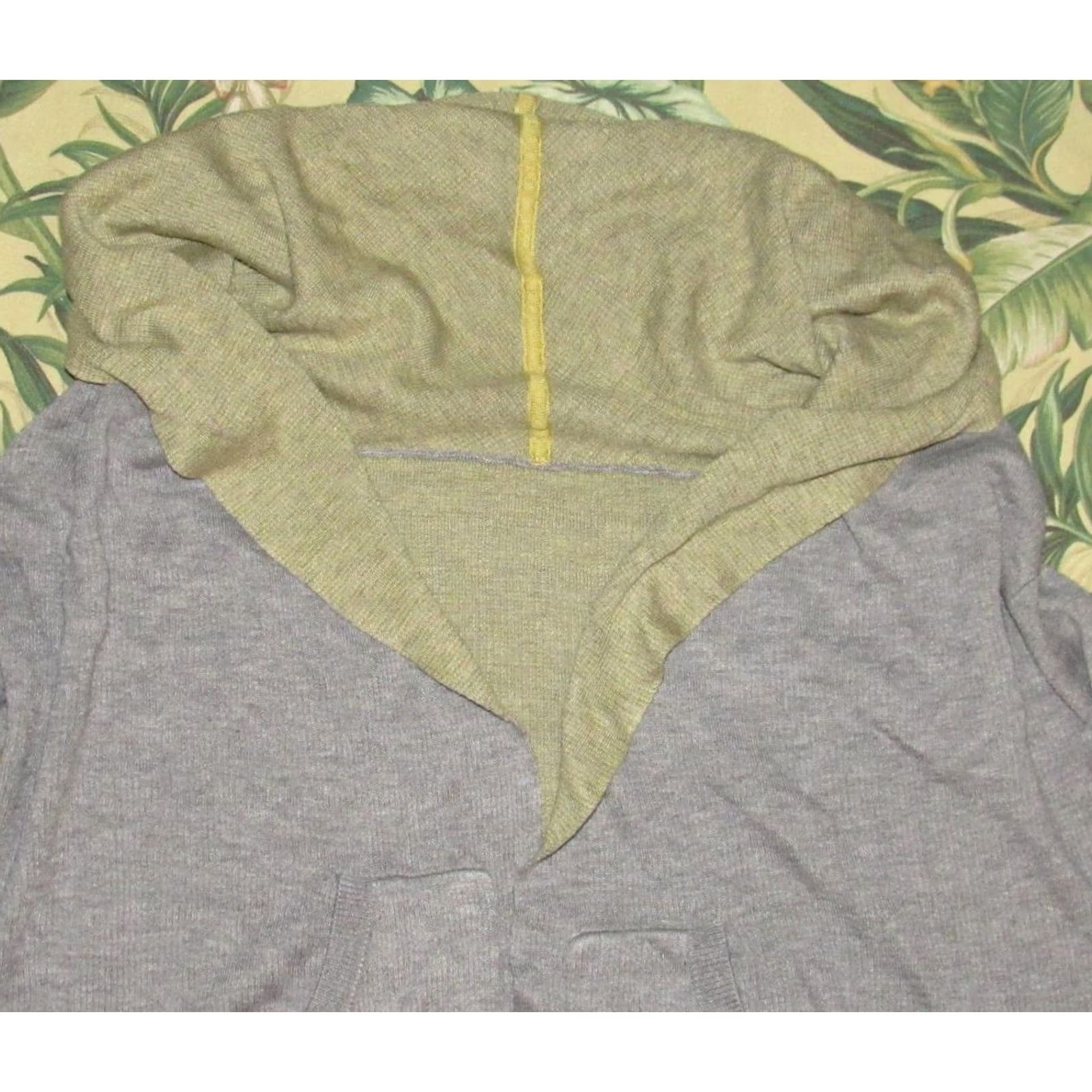 Lululemon LULULEMON Grey Hooded Reversible Wrap Sweater M/L - Women - Gray - Wrap - Sweater - M/L Size M / US 6-8 / IT 42-44 - 2 Thumbnail