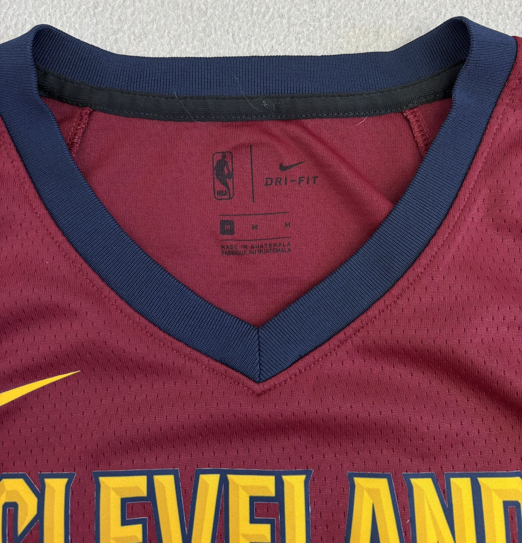 Nike Cleveland Cavaliers 2017/2021 James #23 Nike Icon Edition Size US M / EU 48-50 / 2 - 12 Thumbnail