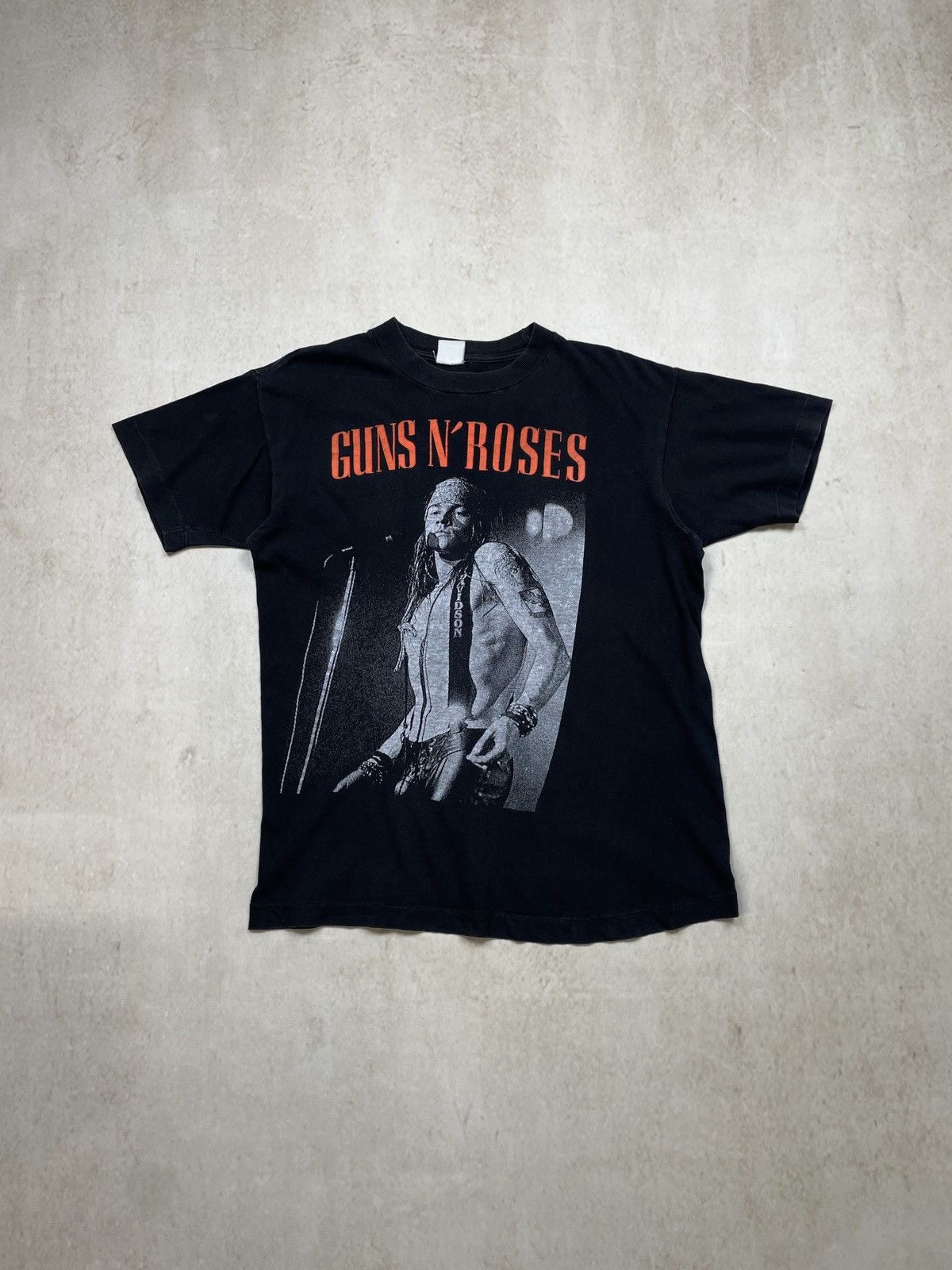 image of Band Tees x Guns N Roses Very Vintage Guns N Roses Axl Rose Rock Tee 80S-90S in Black (Size Medium)