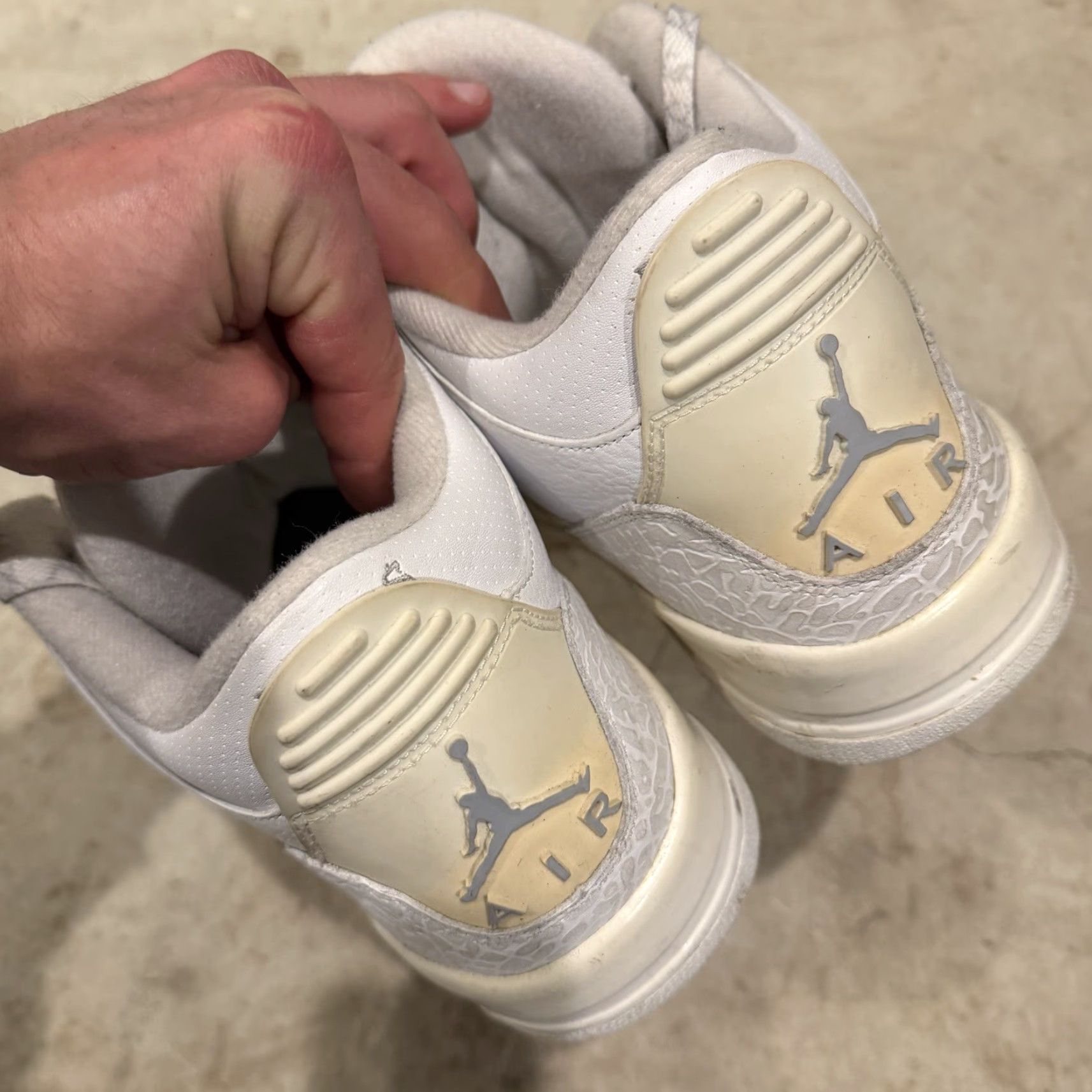 Jordan Brand VINTAGE Air Jordan 3 Retro Silver Anniversary Sneaker 11.5 Mens White/Metallic Silver Money Retro 2010 Size US 12 / EU 45 - 7 Thumbnail