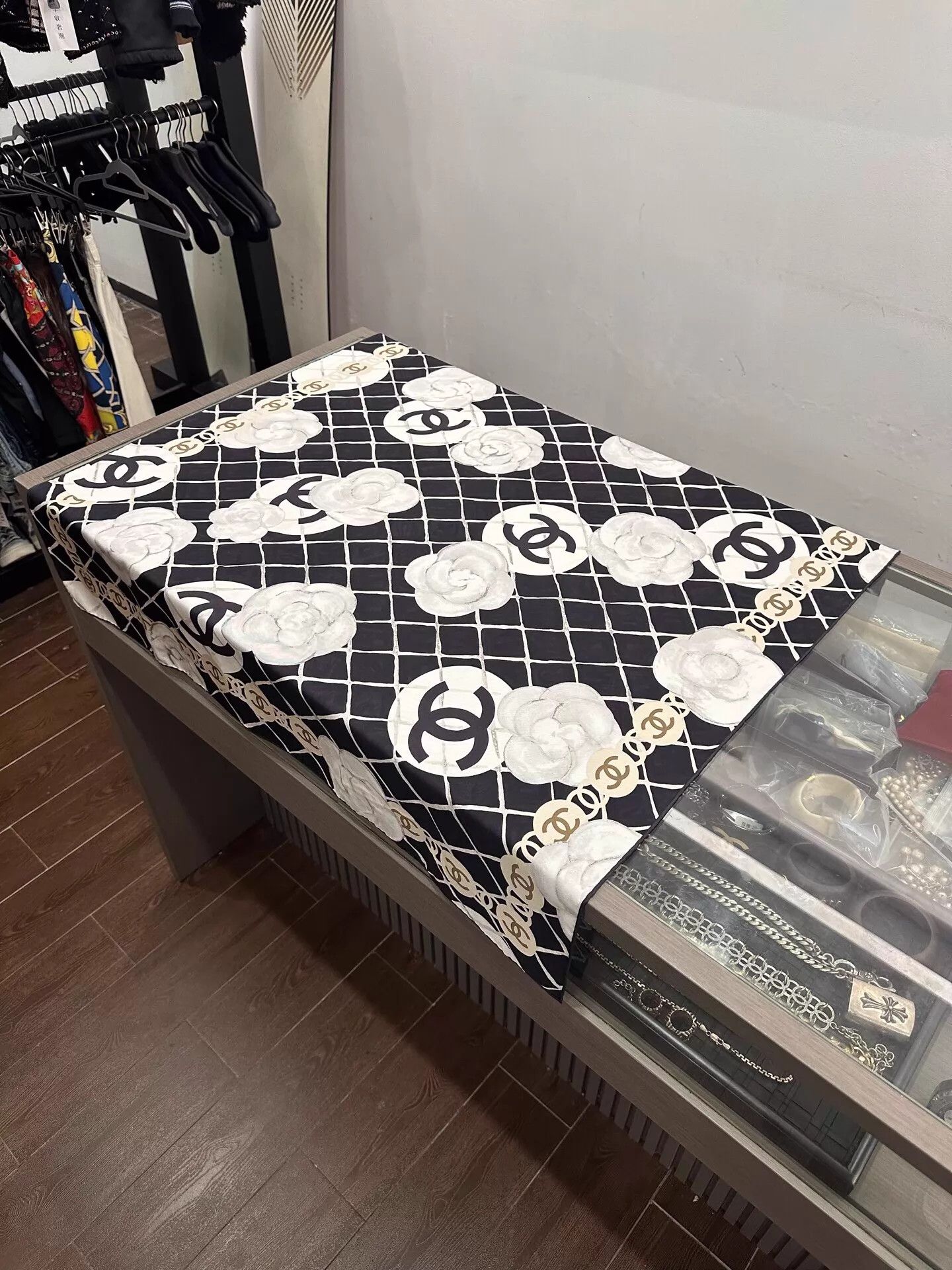 Chanel Chanel all-over camellia & CC silk scarf black white Size ONE SIZE - 1 Thumbnail