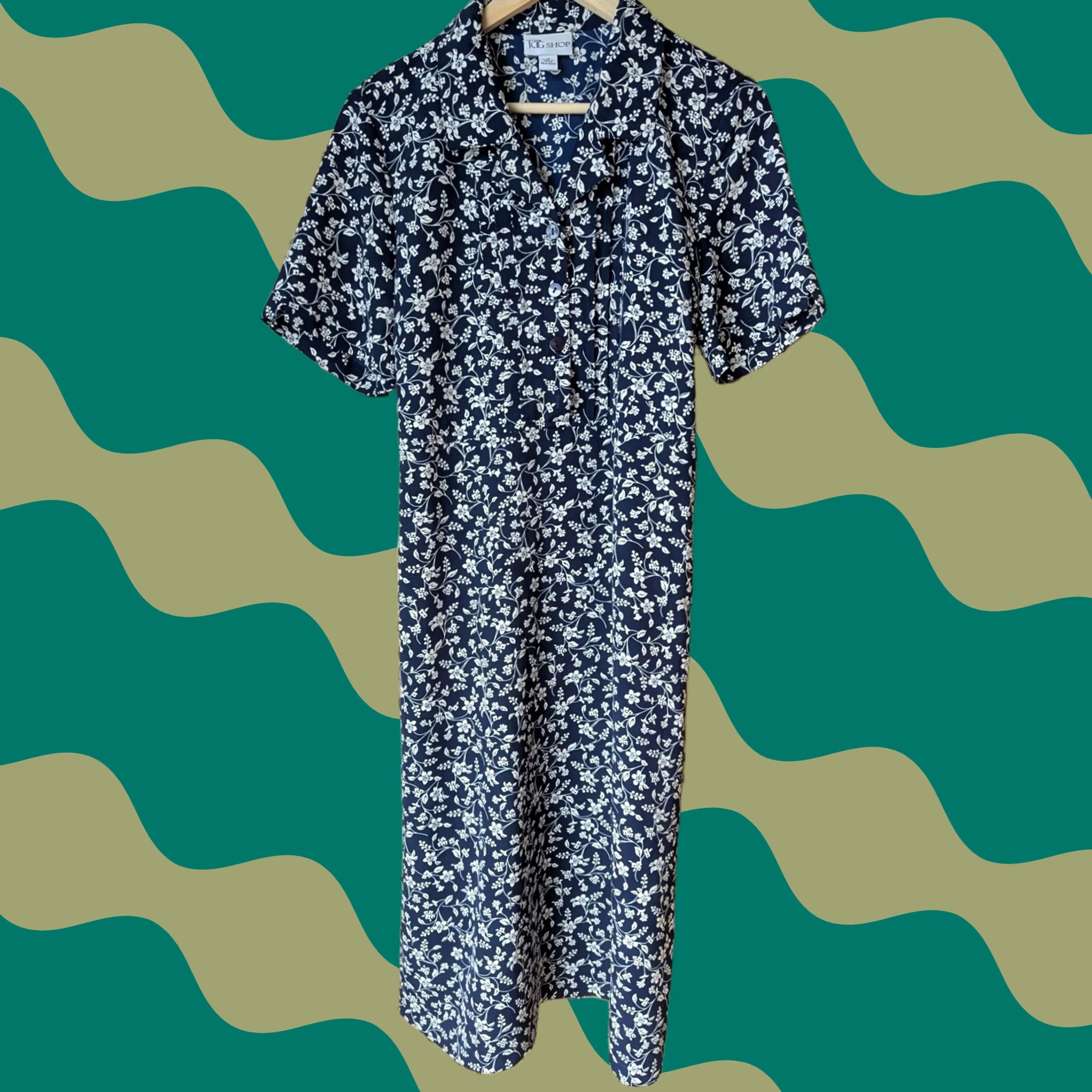 Vintage VINTAGE 90s Navy Blue White Floral Short Sleeve Midi Shirt Dress Size 14 Lightweight Womens Size XL / US 12-14 / IT 48-50 - 1 Thumbnail