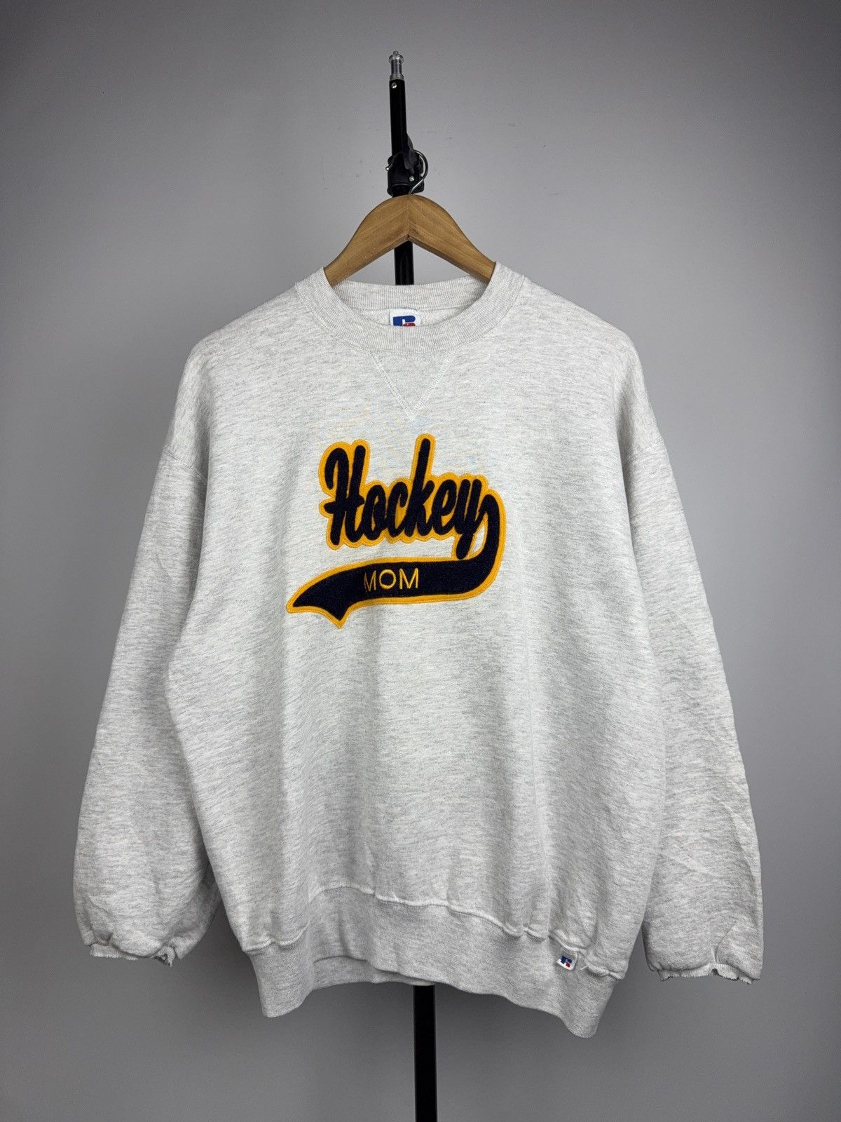 Russell Athletic 90s Vintage USA Russell Athletic Hockey Mom Varsity Crewneck Size US L / EU 52-54 / 3 - 1 Thumbnail